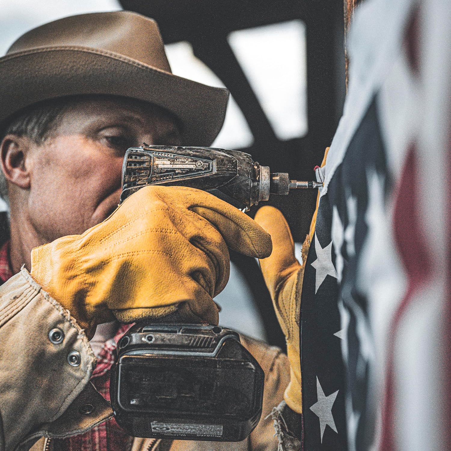 Wells_Lamont_Men's_Reinforced_Cowhide_Leather_Work_Gloves_with_Palm_Patch