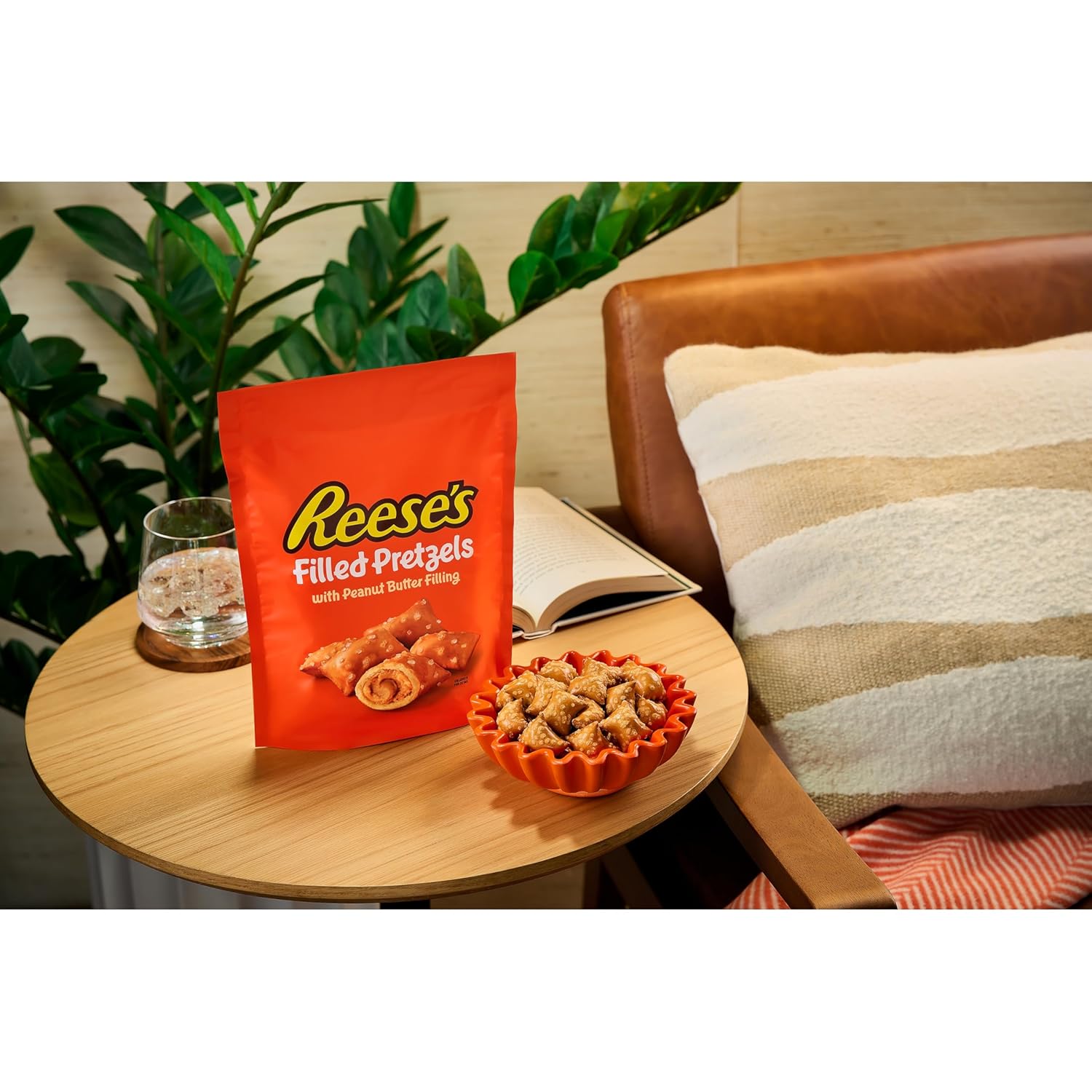 Reese's_Filled_Pretzels,_Peanut_Butter_Pretzel_Nuggets,_Crunchy,_Ready_to_Eat,_Sweet_and_Salty_Snack,_18oz_Jar_Flavor_Protein