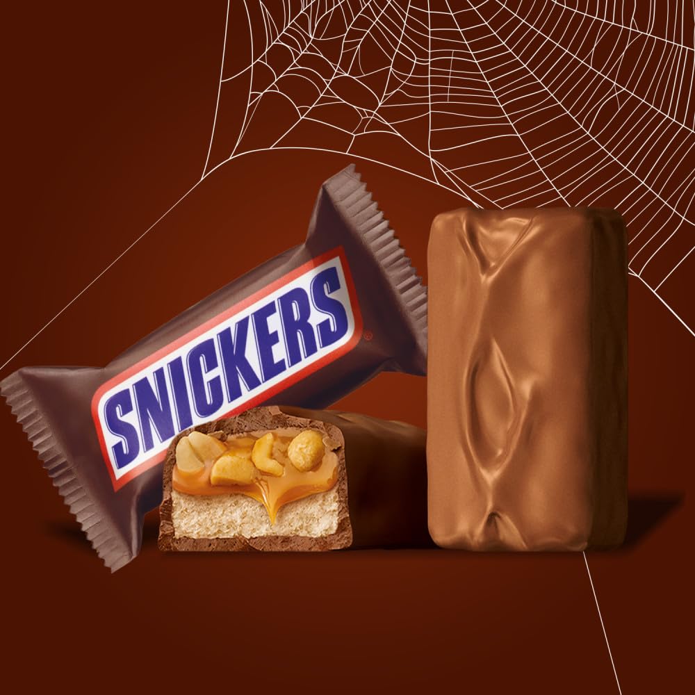 SNICKERS_Original_Chocolate_Candy_Bars,_Fun_Size,_Halloween_Candy,_10.59_oz_Bag
