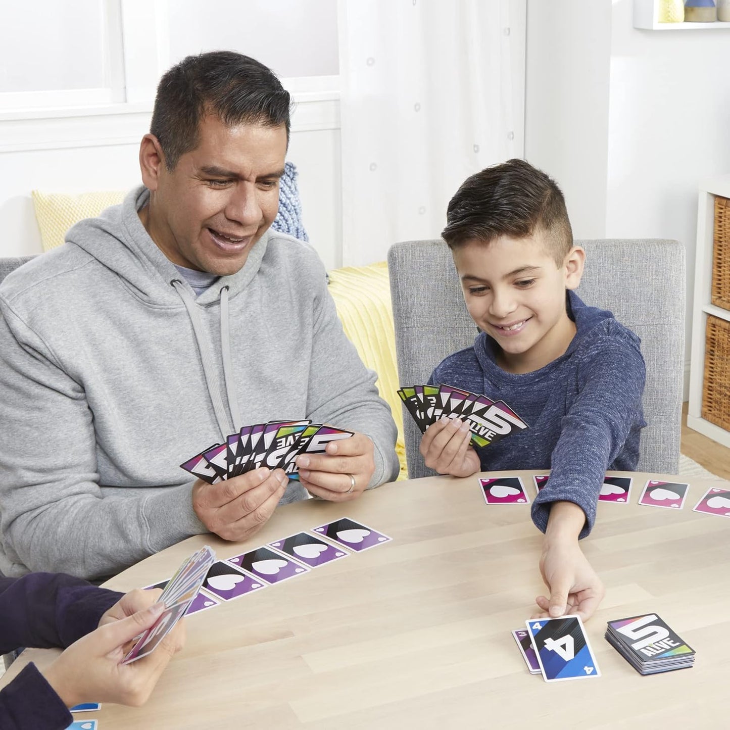 5_Alive_Card_Game,_Fast-Paced_Game_for_Families,_Easy_to_Learn,_Fun_Family_Game_for_Ages_8_and_Up,_Card_Game_for_2_to_6_Players