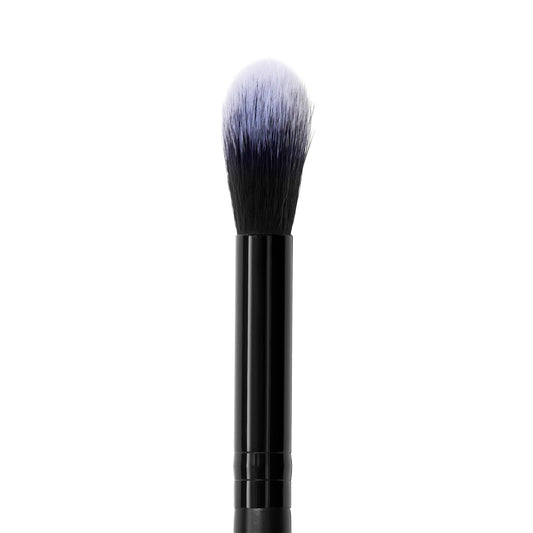 e.l.f._High_Points_Highlighter_Brush,_Soft_&_Tapered_Face_Makeup_Brush_For_Illuminating_&_Creating_Soft-Focus_Glow,_Vegan_&_Cruelty-Free