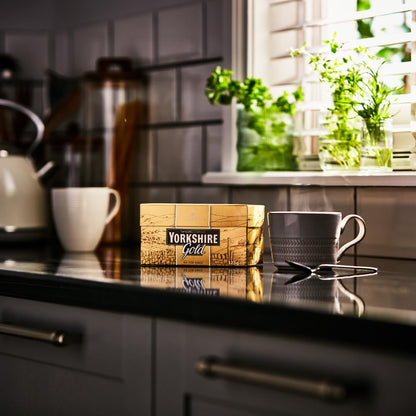 Taylors_of_Harrogate_Yorkshire_Gold,_40_Teabags