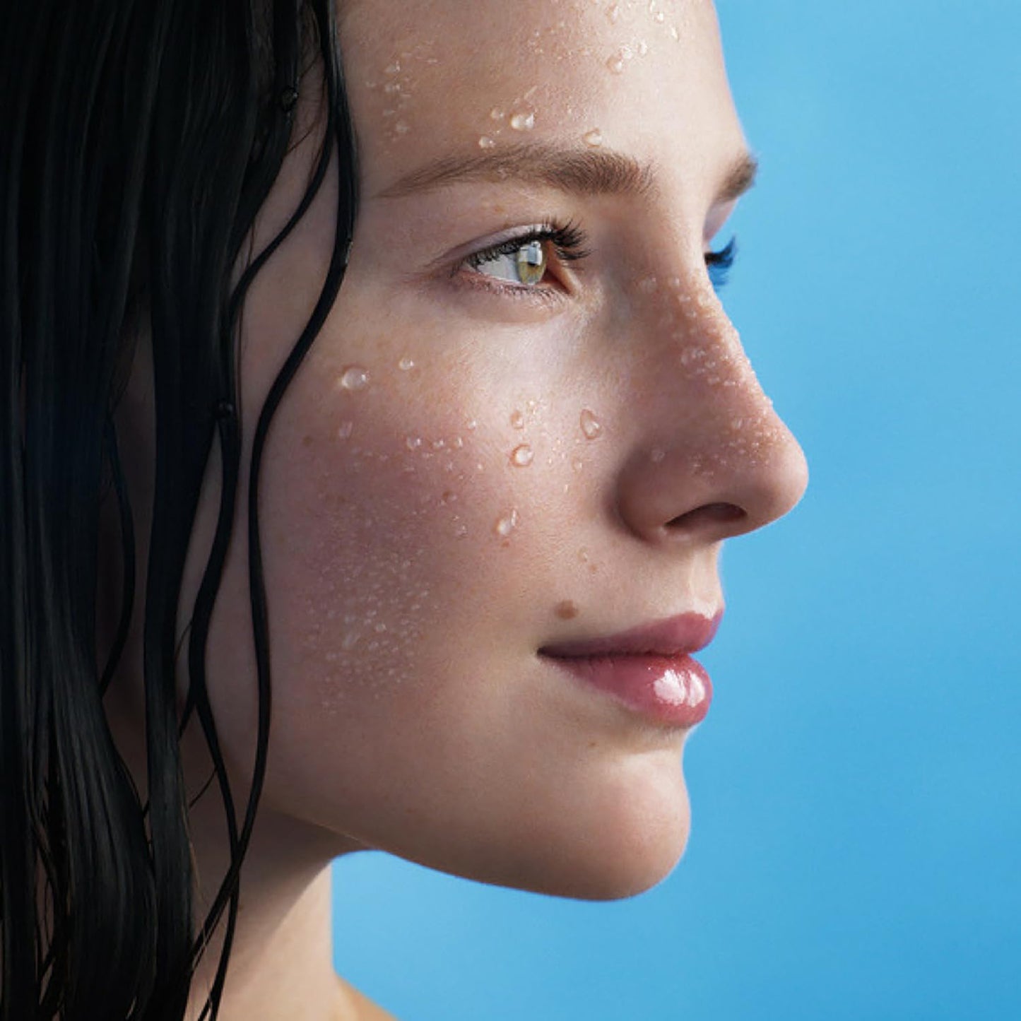 La_Roche-Posay_Thermal_Spring_Water,_Face_Mist_Hydrating_Spray_with_Antioxidants_to_Hydrate_and_Soothe_Skin,_Facial_Spray