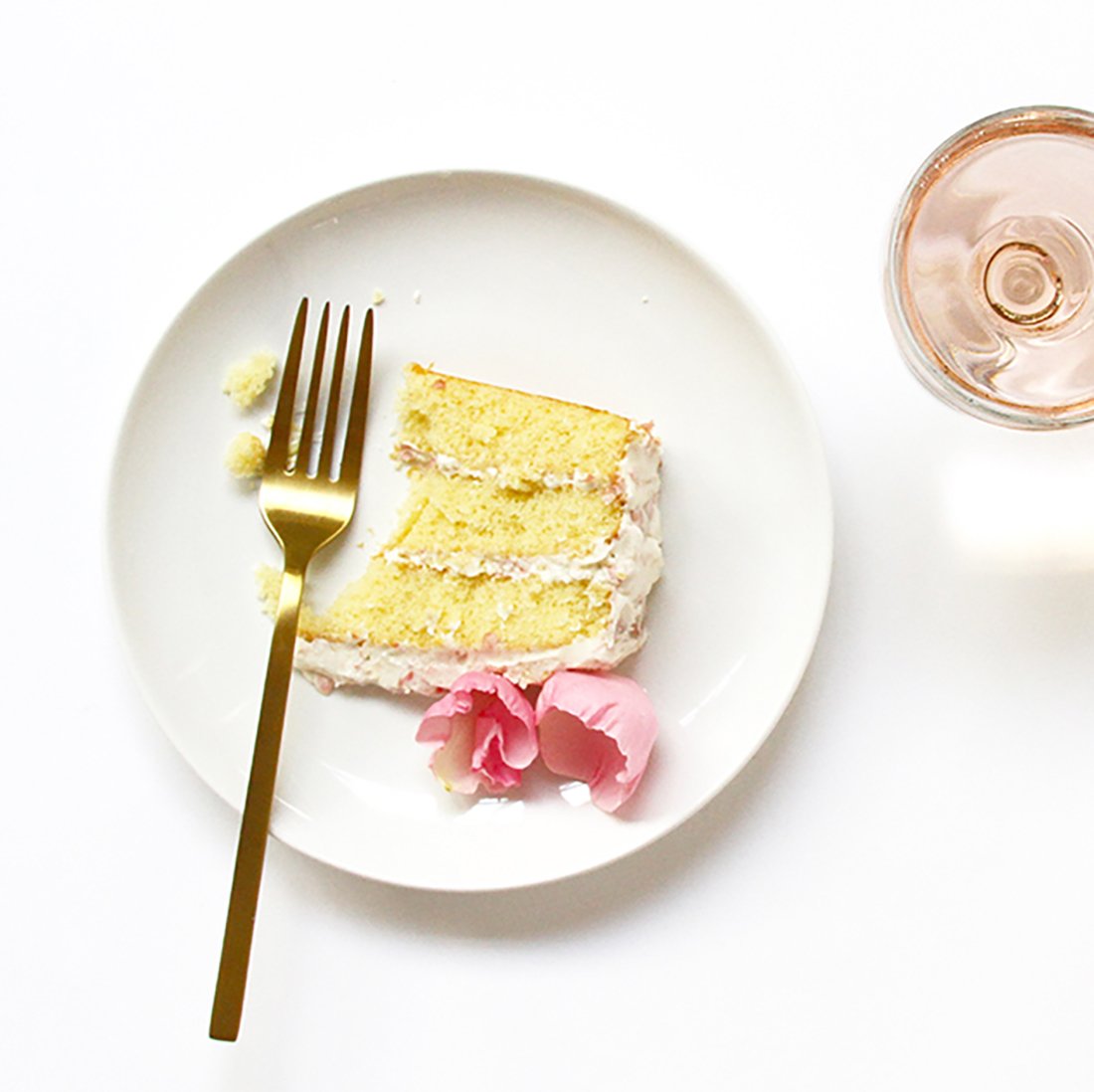 Miss_Jones_Baking_Organic_Yellow_Cake_and_Cupcake_Mix,_Non-GMO,_Vegan-Friendly,_Moist_and_Fluffy:_Vanilla_(Pack_of_1)