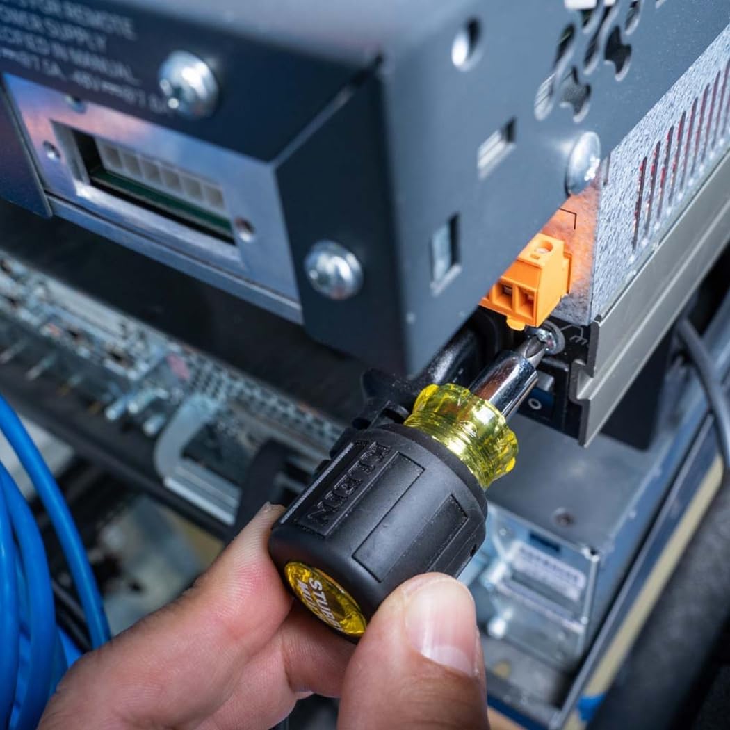 Klein_Tools_32561_Multi-Bit_Screwdriver/Nut_Driver,_6-in-1_Stubby_Screwdriver_with_2_Phillips,_2_Slotted,_2_Nut_Drivers