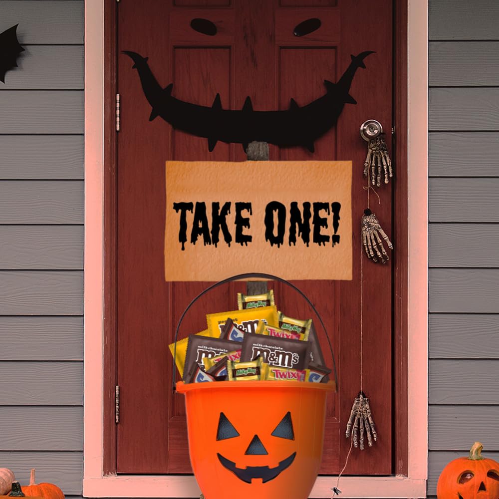 M&M'S,_SNICKERS,_TWIX_&_MILKY_WAY_Milk_Chocolate_Halloween_Candy_Variety_Pack,_200_Ct_Bulk_Assorted_Chocolate_Candy_Variety_Pack