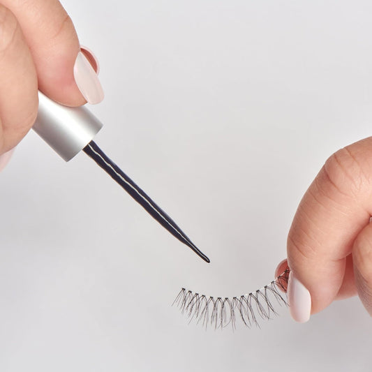 KISS_SuperStick_5-Day_Extended_Wear_Strip_Lash_Adhesive,_Quick_Drying_Lash_Glue,_Witch_Hazel_&_Cactus_Extract_Infused,_Brush_Applicator,_Net_Wt._4.8g_(0.17_oz.),_Black