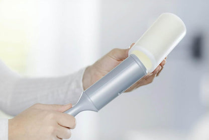 Scotch-Brite_Pet_Hair_Pickup_Extra_Sticky_Lint_Roller,_Designed_for_Removing_Fur_+_Fluff_on_Couches,_Clothes,_Dog_and_Cat_Beds,_&_More,_4_Pack,_192_Easy-Tear_Adhesive_Sheets_Total