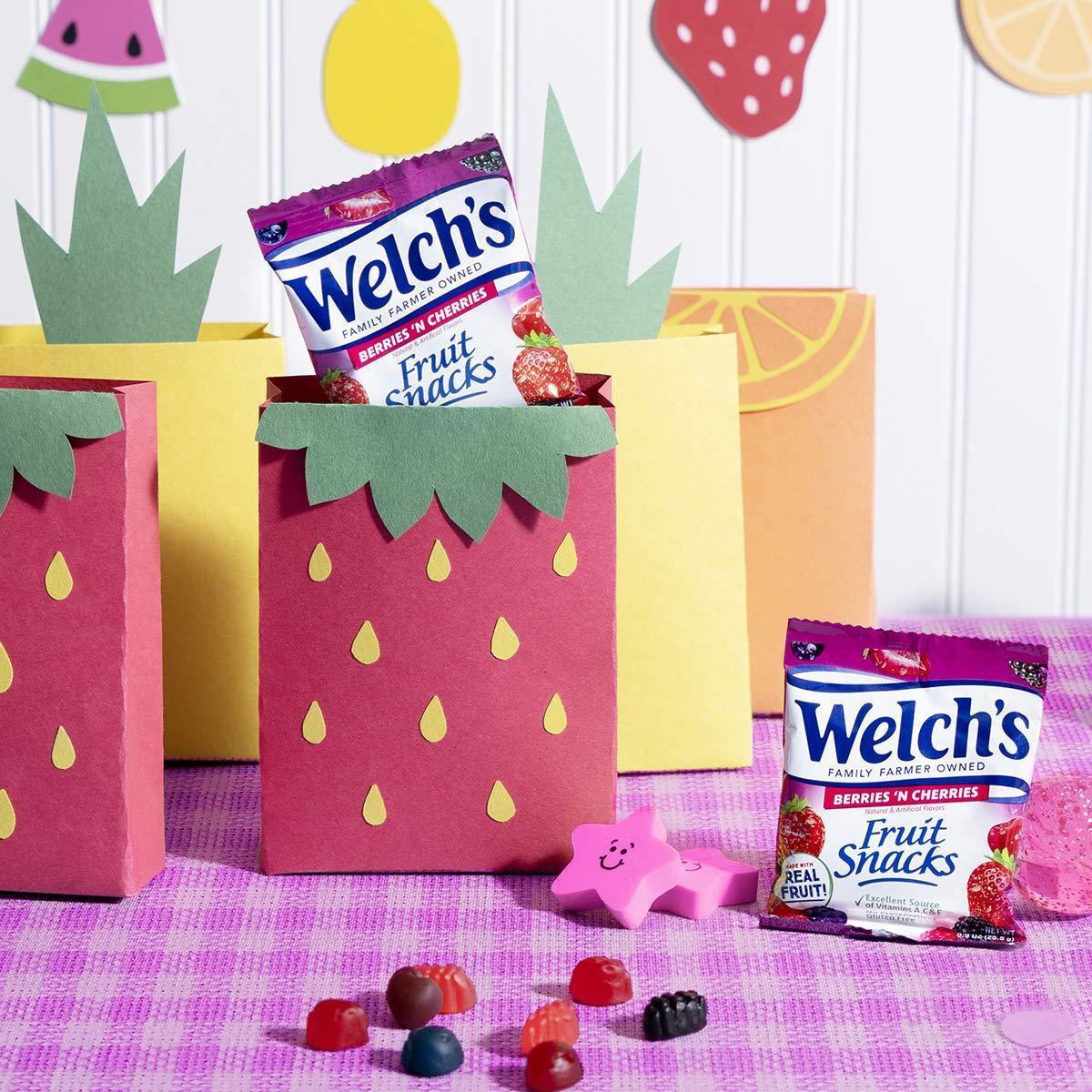 Welch's_Fruit_Snacks,_Berries_'n_Cherries,_Perfect_Halloween_Candy_Bulk_Pack,_Gluten_Free,_Individual_Single_Serve_Bags,_0.8_oz_(Pack_of_40)