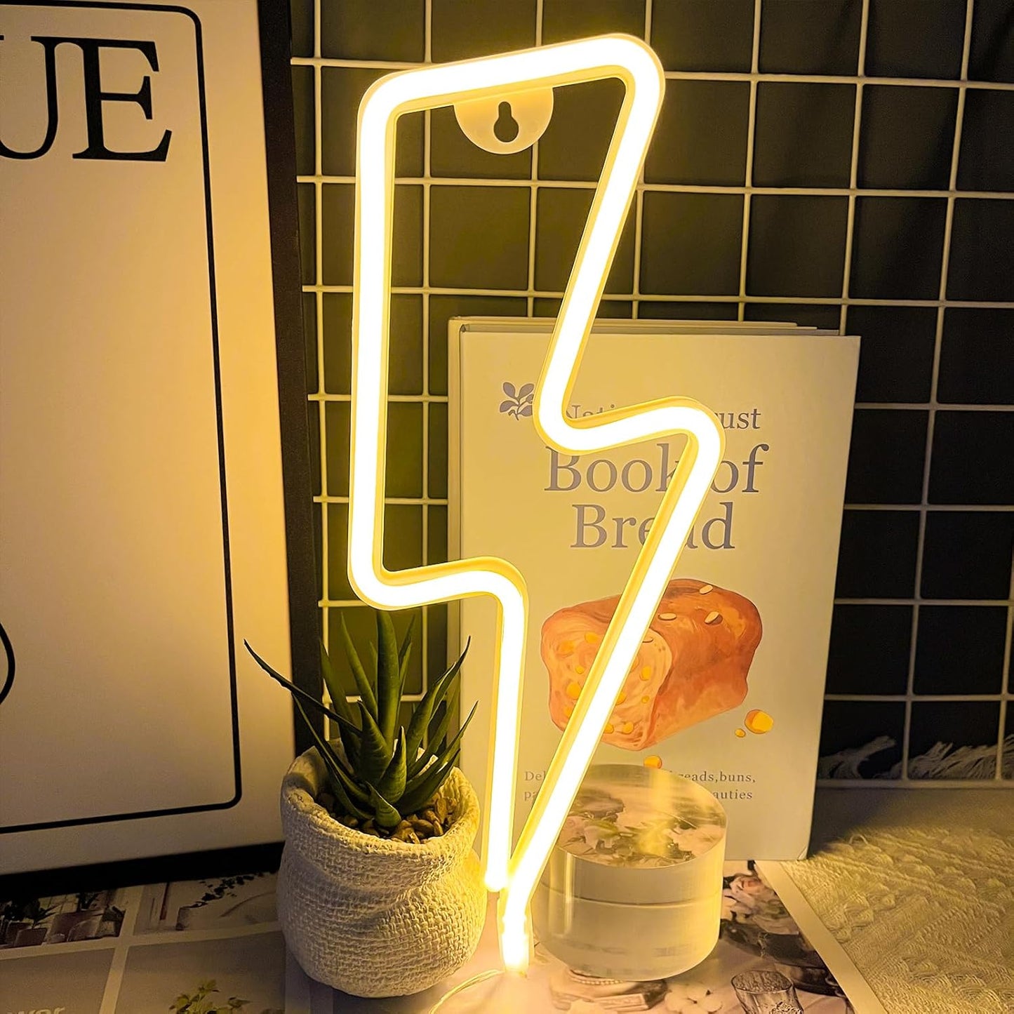 Neon_Signs_Lightning_Bolt_Neon_Light_Sign_for_Wall_Decor,_Battery_or_USB_Powered_Led_Lightning_Light_Neon_Sign_for_Bedroom,_Kids_Room,_Birthday,_Party,_Wedding,_Home,Kids_Decorations_Yellow