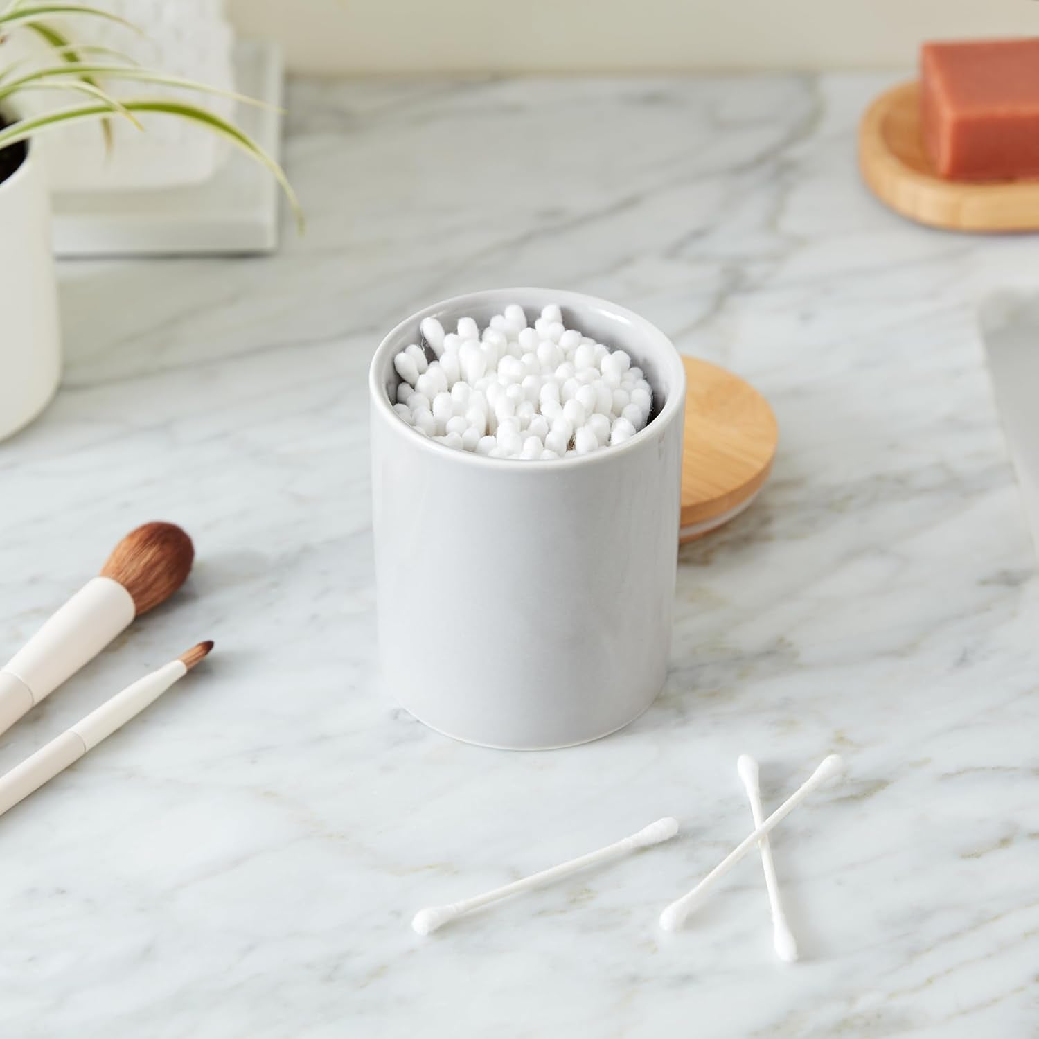 Amazon_Basics_Double-Tipped_Cotton_Swabs_for_Personal_Hygiene_and_Baby_Care,_100%_Cotton,_Versatile,_Baby_Safe,_500_Count