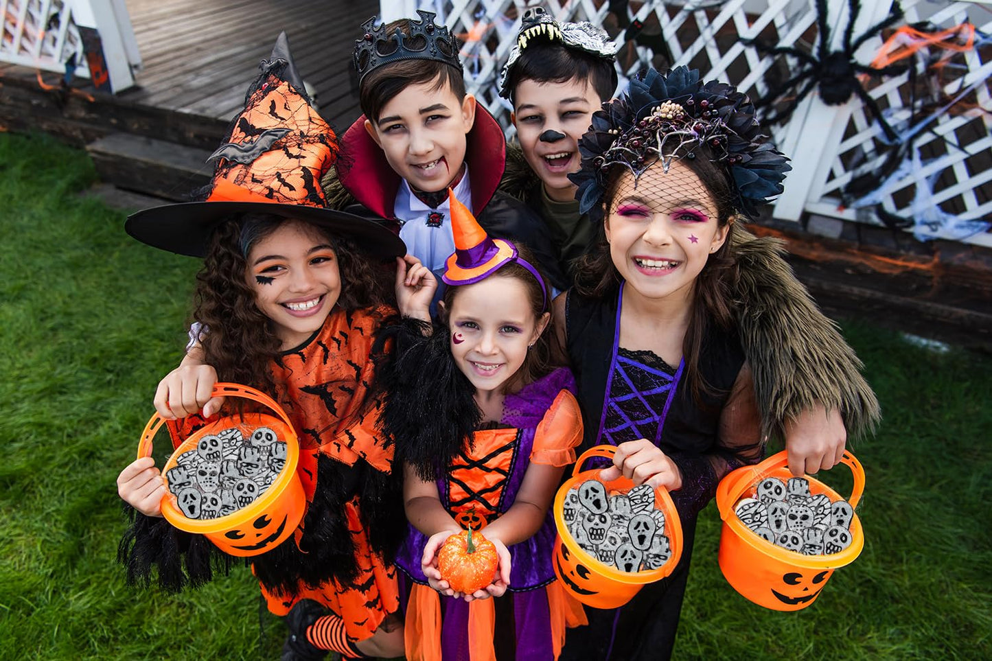 Fruidles_Halloween_Skulls,_Mummies,_and_Ghosts_Tattoo_Lollipop_Suckers_Candy,_Great_for_Halloween_Goody_Bag_Fillers,_Individually_Wrapped_(Half-Pound_-_Approx._25_Suckers)