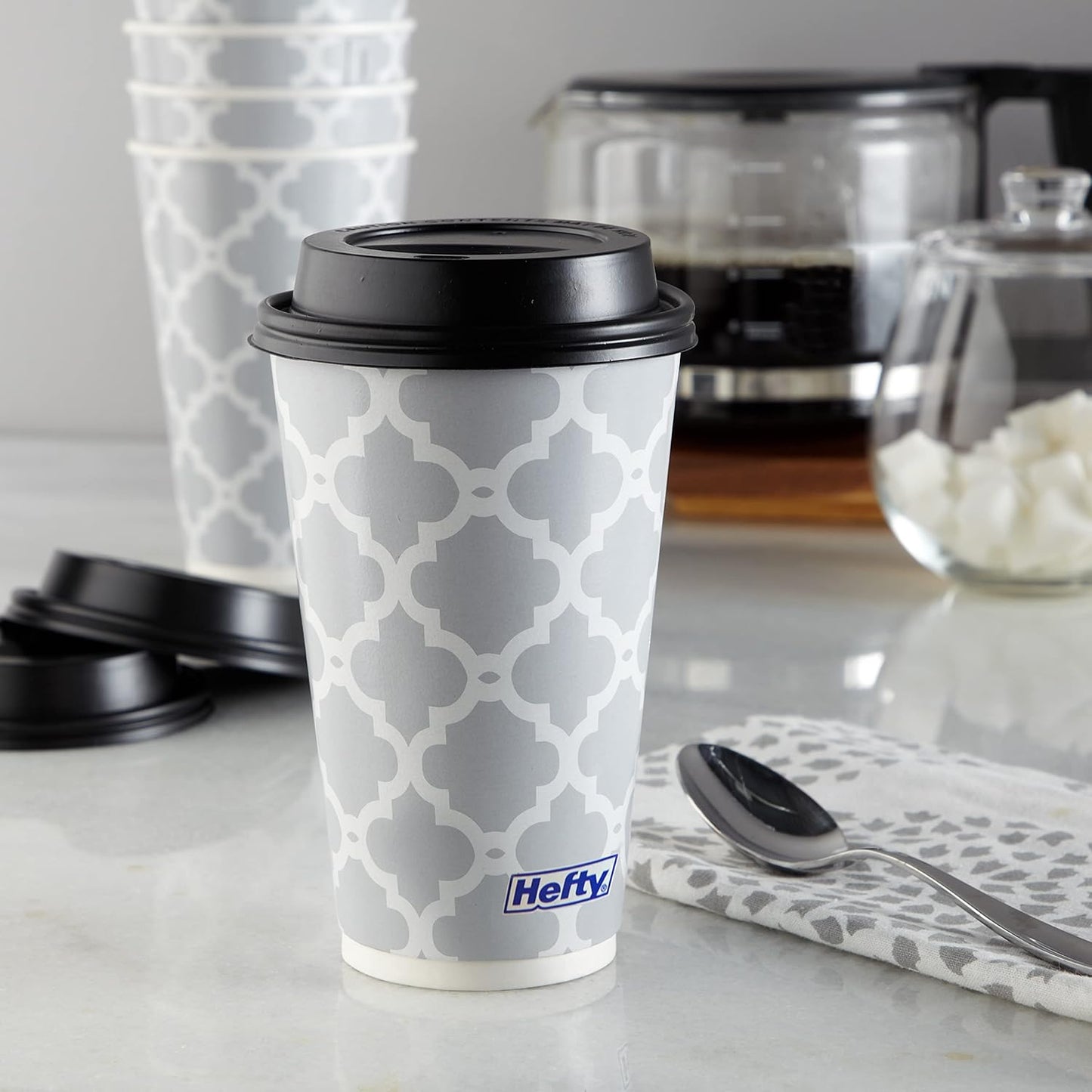 Hefty_Disposable_Hot_Cups_with_Lids,_Insulated_Paper_Coffee_Cups_for_Tea,_Cocoa_and_Hot_Beverages,_Leak_Resistant_Single_Use_Drink_Cups,_16_Ounce,_20_Count