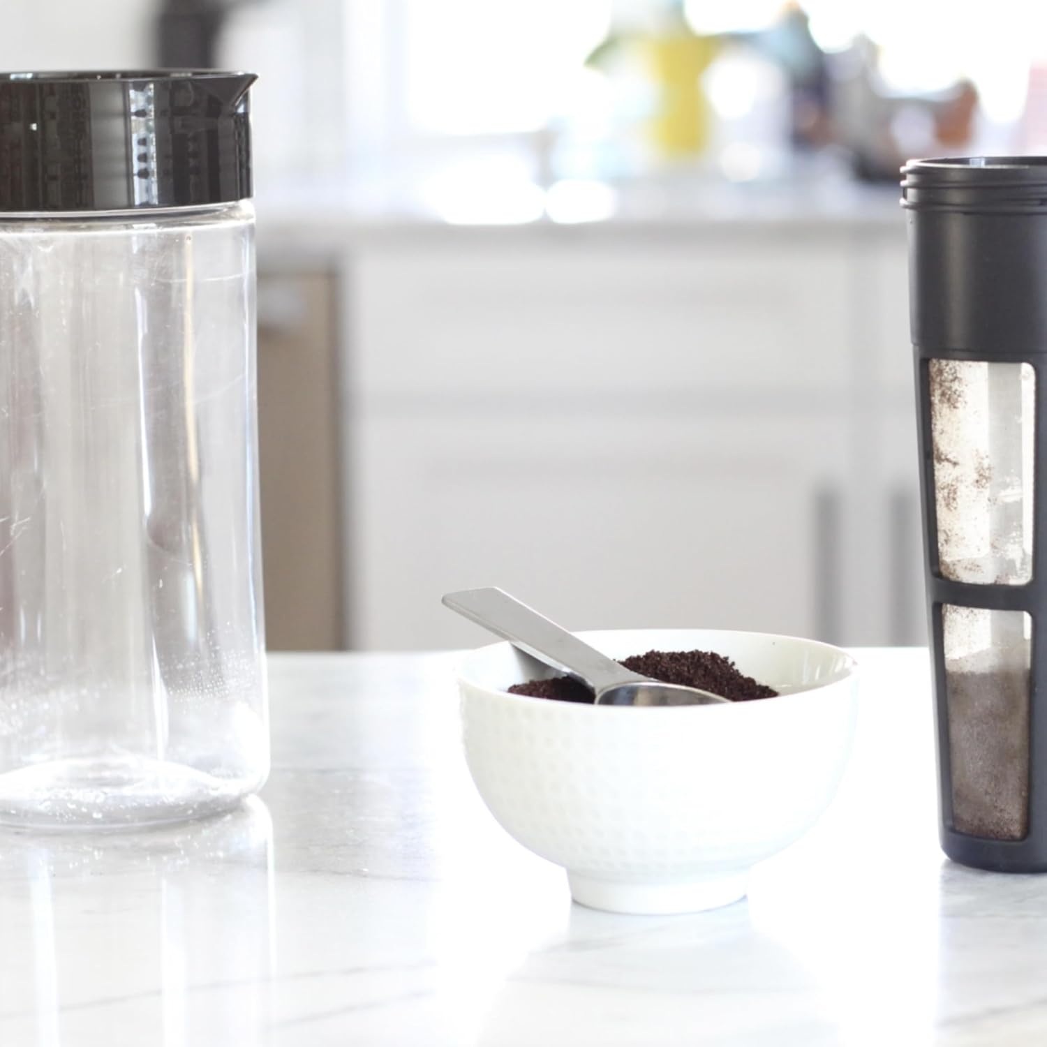 Takeya_Deluxe_Cold_Brew_Coffee_Maker_-_BPA-Free_Tritan_Pitcher_with_Airtight_Leakproof_Lid,_Silicone_Grip_Handle,_Fine-Mesh_Filter_-_Shatter-Proof,_Dishwasher_Safe,_Made_in_USA_-_2_Quart/Black