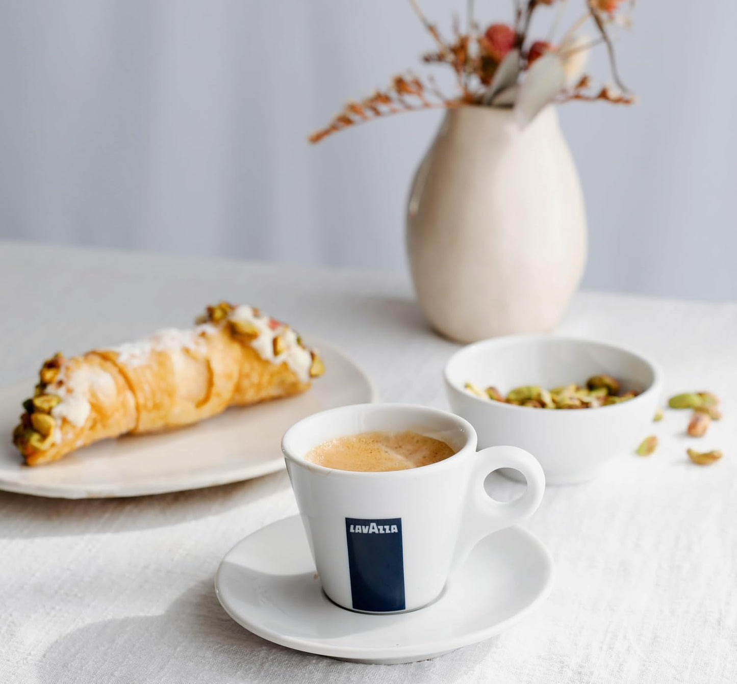 Lavazza_Top_Class_Whole_Bean_Coffee_Blend,_Medium_Espresso_Roast_Bag,_2.2_Pound_(Pack_of_1),_Authentic_Italian,_Blended_and_roasted_in_Italy,_Full_bodied_with_smooth_and_balanced_flavor