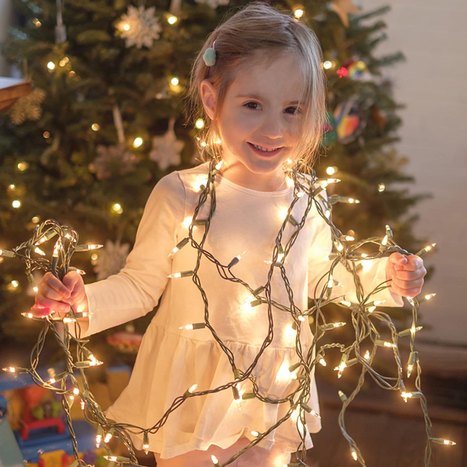 Christmas_Lights,_150_Count_29_FT_Christmas_Mini_String_Lights,_Green_Wire_Fairy_Light,_120V_UL_Certified_Connectable_Xmas_Tree_Light_for_Patio,_Holiday,_Party,_Outdoor_Indoor_Decoration,_Warm_White