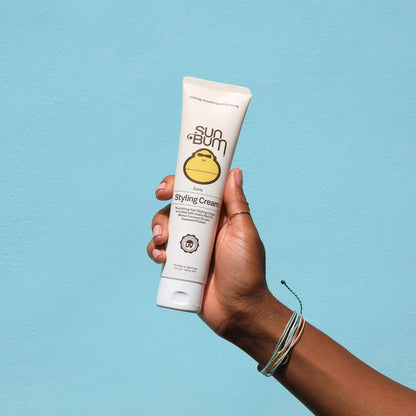 Sun_Bum_Curls_and_Waves_Styling_Cream_-_Lightweight_Formula_for_Wavy_and_Curly_Hair_-_Nourishing_Kukui_Nut_and_Coconut_Oil_-_Frizz_Free_finish_-_Vegan_and_Cruelty_Free_-_5_oz