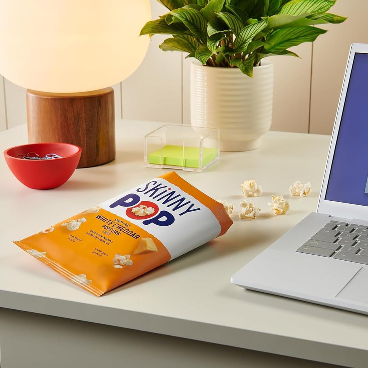 SkinnyPop_Popcorn,_Original_and_Dairy-Free_White_Cheddar_Variety_Pack,_Whole_Grain_Snack,_0.5oz_(40ct)