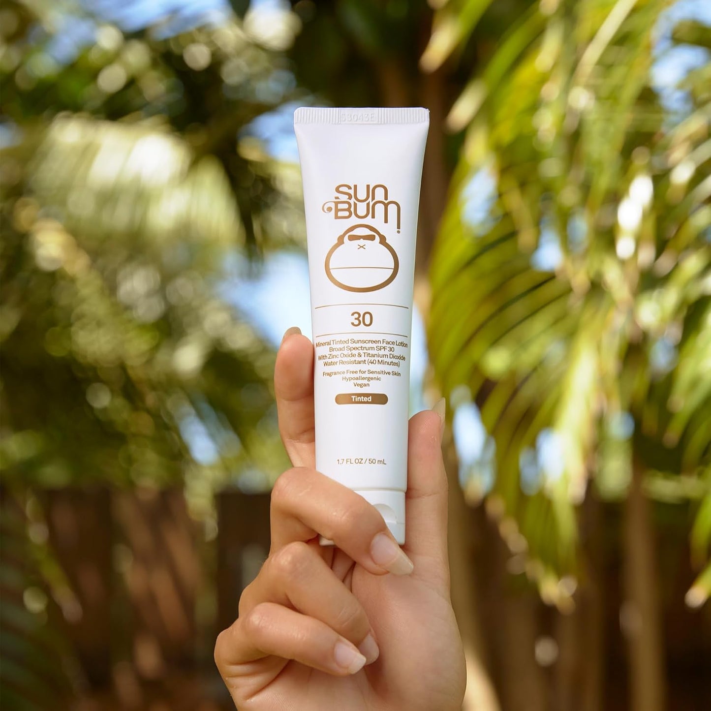 Sun_Bum_Mineral_SPF_30_Tinted_Face_Sunscreen_-_Matte_Primer_-_Broad_Spectrum_Moisturizing_Sunscreen_with_Vitamin_E_-_Hawaii_104_Act_Compliant_(Without_Octinoxate_&_Oxybenzone)_-_Travel_Size_1.7_oz