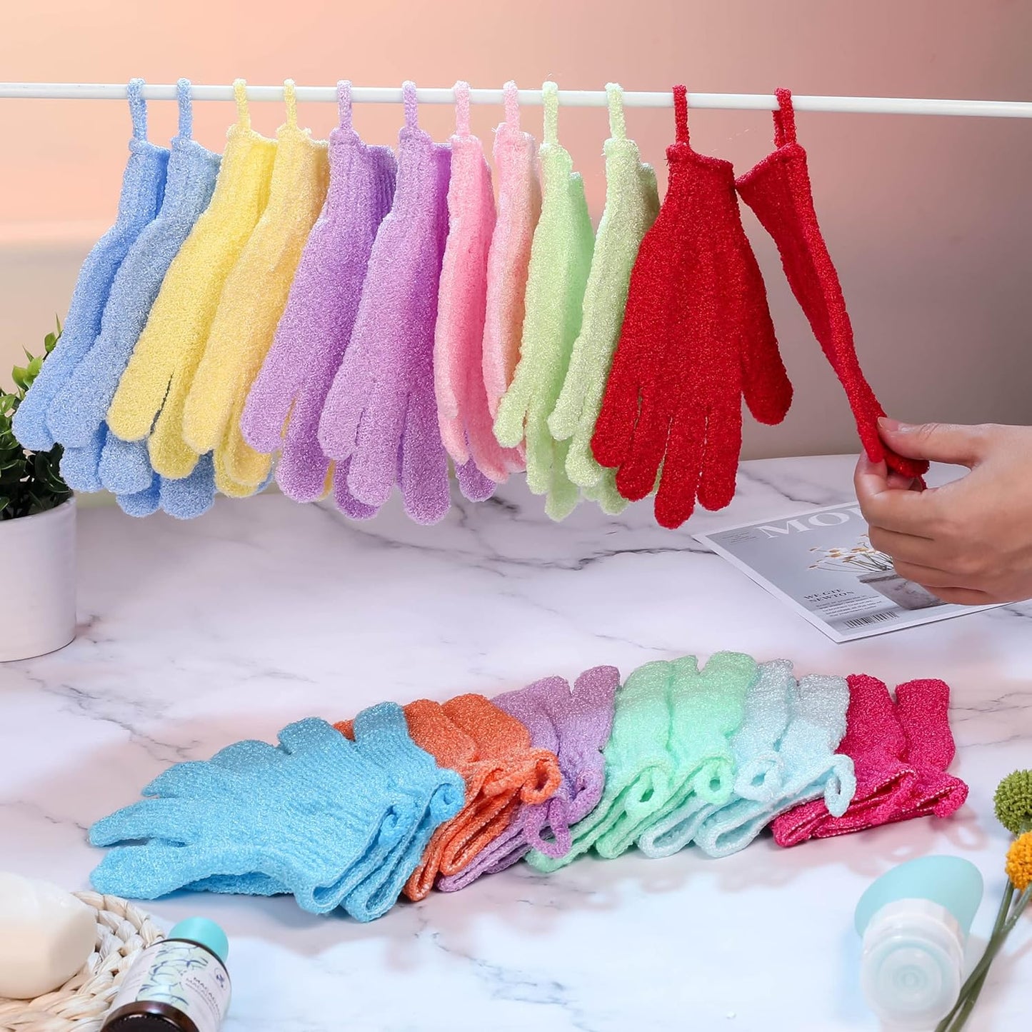 Shower_Gloves,_Exfoliating_Bath_Gloves,_Body_Scrub_Gloves_with_Hanging_Loop_for_Beauty_Spa_Massage_Skin_Shower_Body_Scrubber