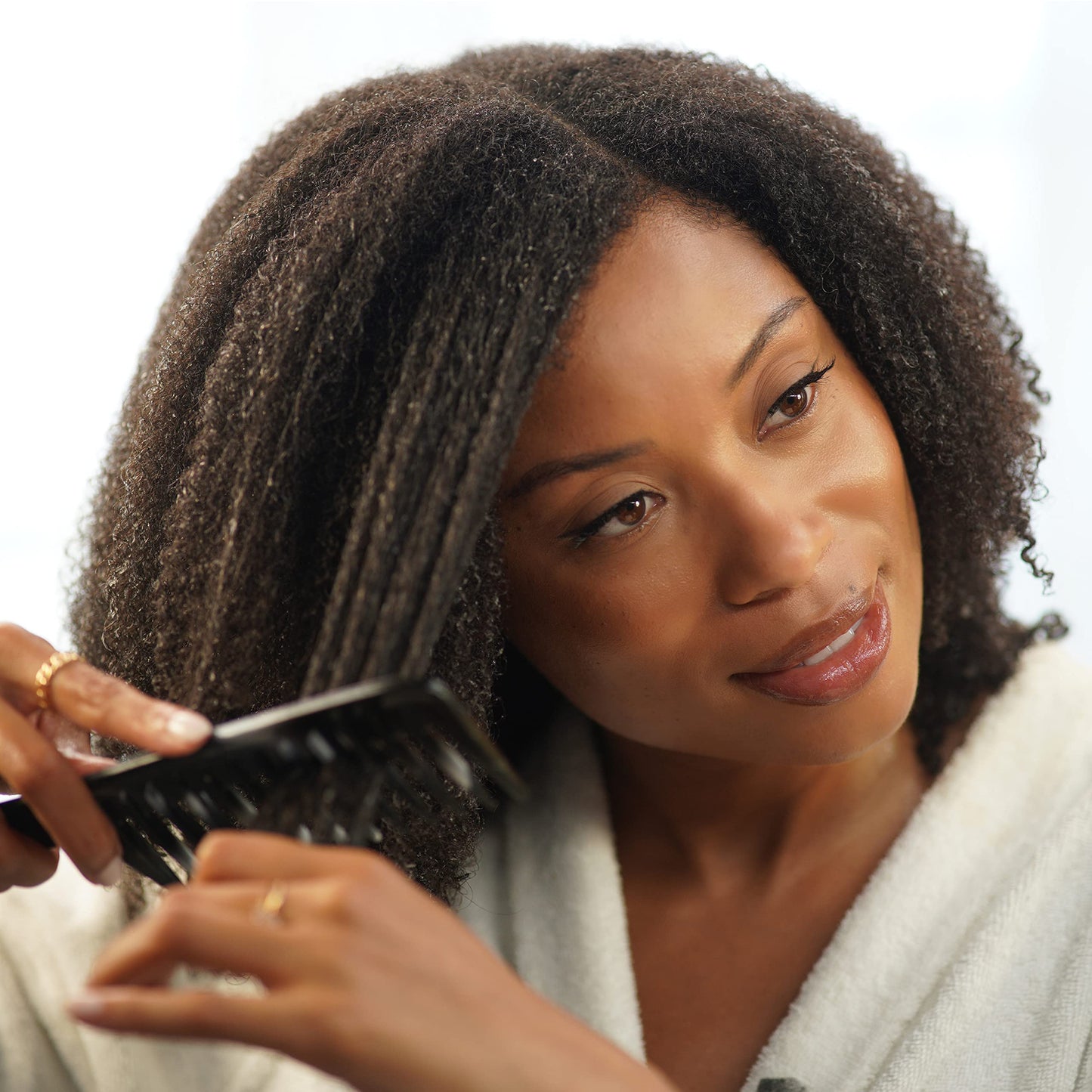 African_Pride_Moisture_Miracle_Aloe_&_Coconut_Water_Pre-Shampoo_-_Helps_Minimize_Hair_Breakage_for_Natural_Coils_&_Curls,_Detangles_&_Conditions,_18_oz.