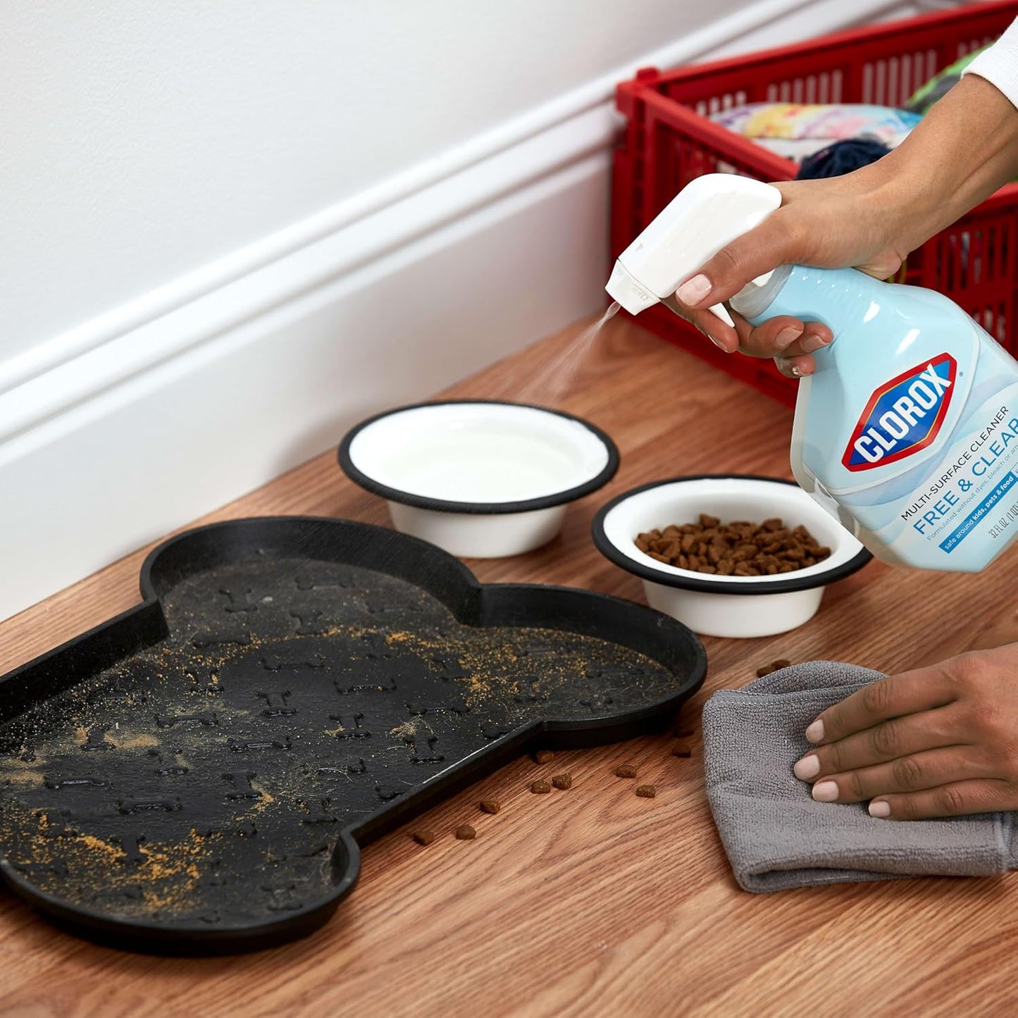 Clorox_Free_&_Clear_Multi_Surface_Cleaner,_Spray_Bottle,_Fragrance_Free,_32_Fluid_Ounces,_Pack_of_3
