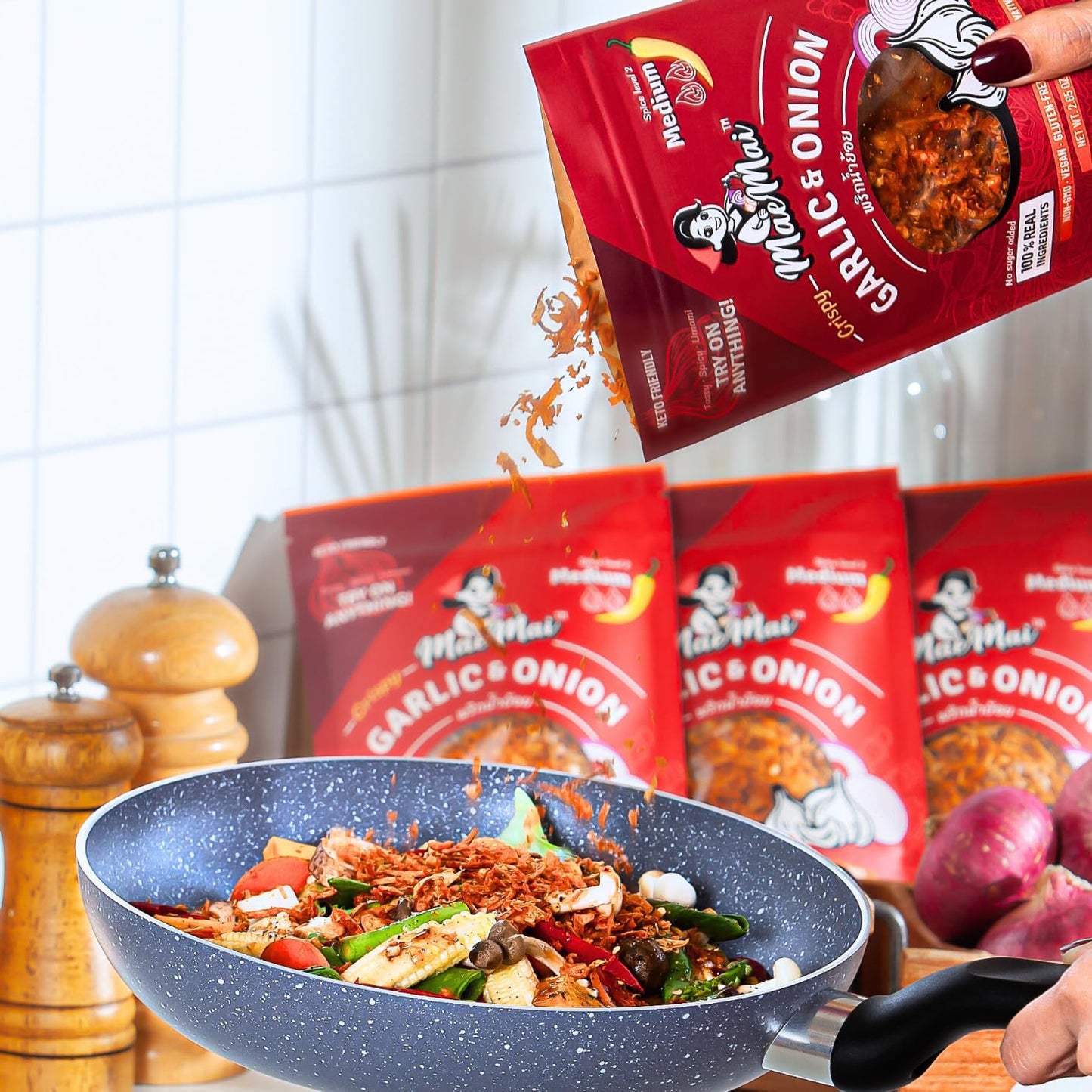 MaeMai_Medium_Spice_(SPICY)_-_Crispy_Onions_&_Garlic_Flakes_-_Crunchy_All-Purpose_Seasoning,_Keto,_Salad_Toppings,_Fried_Onions_-_Ramen,_Rice_Seasoning,_Vegan,_Gluten-free_|_3.17oz_(90g)