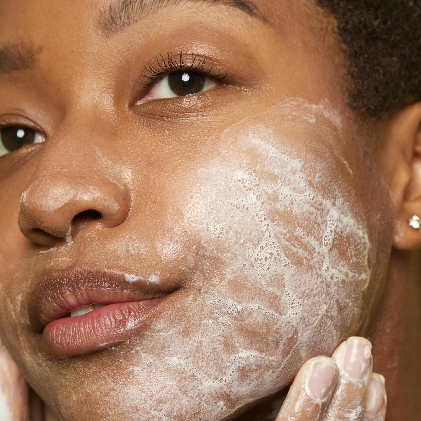 Good_Molecules_Brightening_&_Dark_Spots_Bar_-_Soap_Free_Face_and_Body_Bar_-_Tranexamic,_Kojic_Acids_and_Niacinamide_to_Target_Dark_Spots_-_Skin_Care