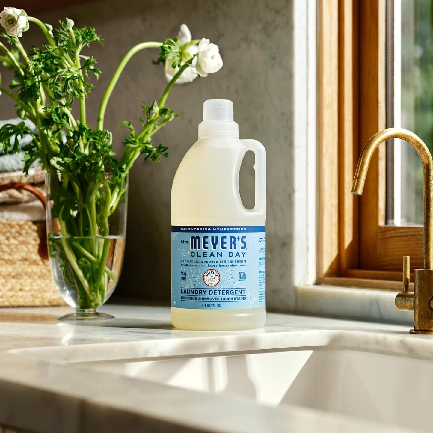 MRS._MEYER'S_CLEAN_DAY_Laundry_Detergent,_Rain_Water_Scent,_64_Ounce_Bottle