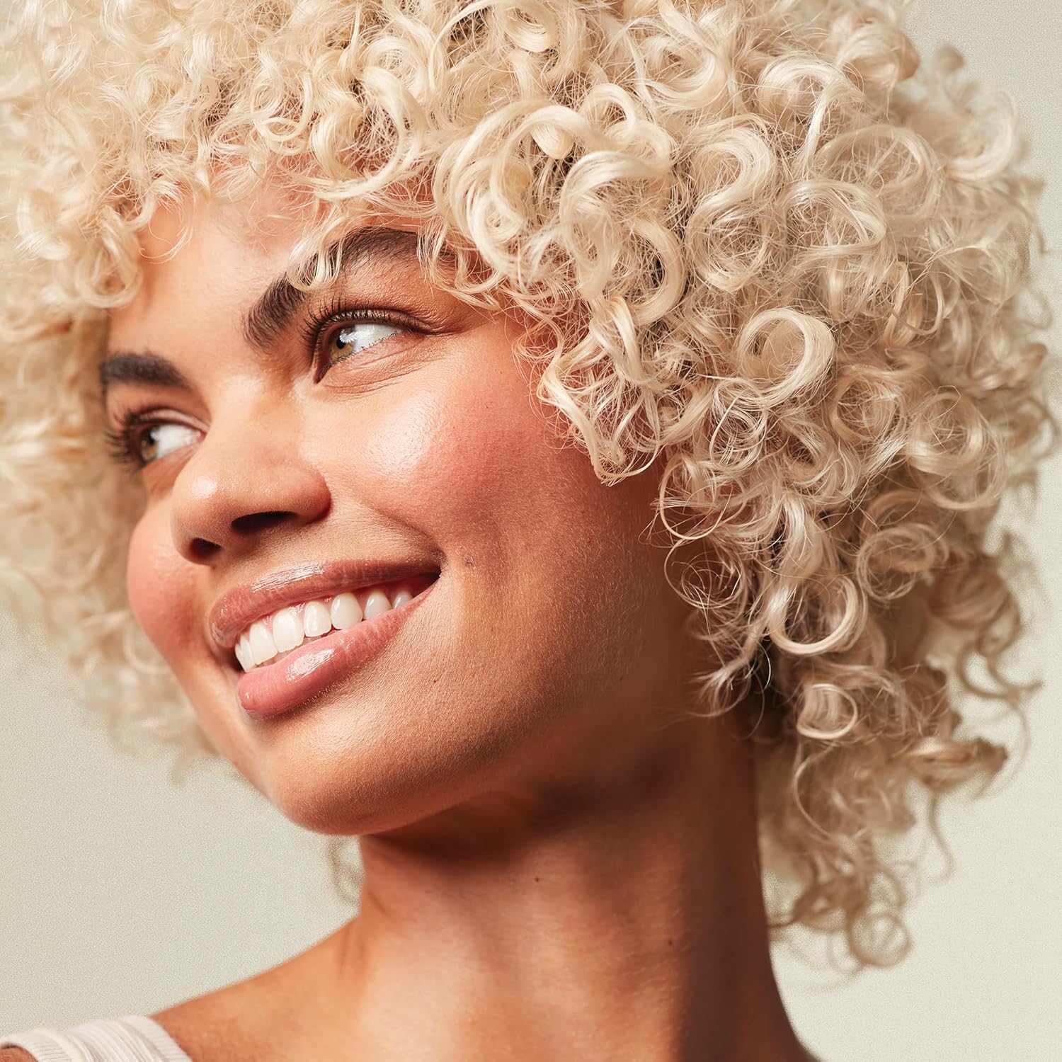Paul_Mitchell_Platinum_Blonde_Violet_Shampoo,_Banishes_Brass_+_Brightens,_Ideal_for_Light_to_Medium_Blonde,_Silver,_Gray_or_White_Hair