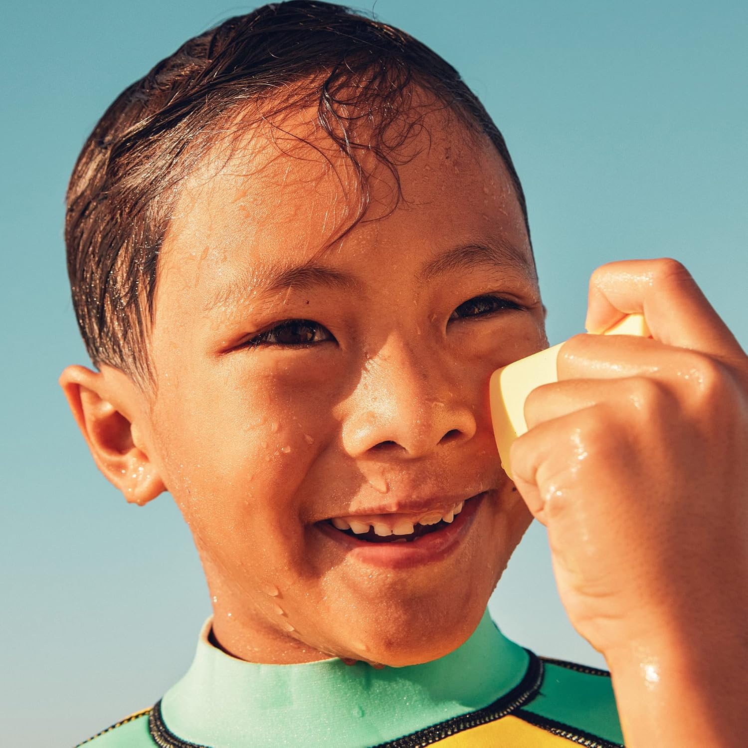 Sun_Bum_Kids_SPF_50_Clear_Face_Stick_Sunscreen_-_Wet_or_Dry_Skin_Application_Broad_Spectrum_Sunscreen_with_Vitamin_E_-_Hawaii_Act_104_Compliant_(Without_Octinoxate_&_Oxybenzone)_-_Travel_Size_0.53_oz