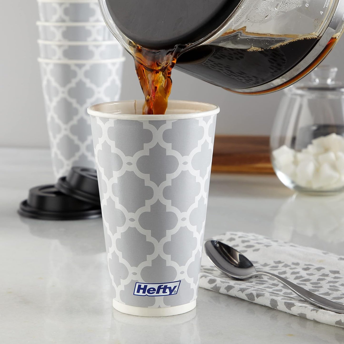 Hefty_Disposable_Hot_Cups_with_Lids,_Insulated_Paper_Coffee_Cups_for_Tea,_Cocoa_and_Hot_Beverages,_Leak_Resistant_Single_Use_Drink_Cups,_16_Ounce,_20_Count