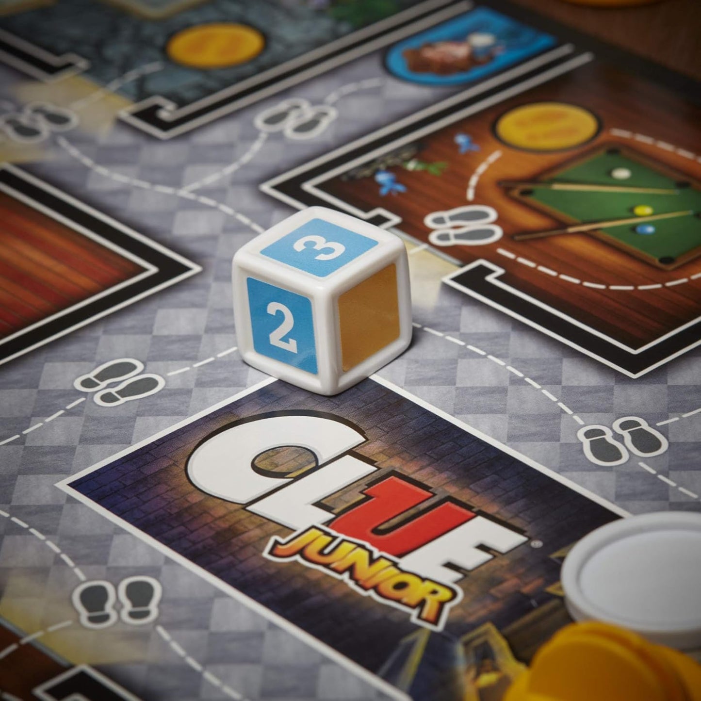 Hasbro_Gaming_Clue_Junior_Board_Game_for_Kids_Ages_5_and_Up,_Case_of_The_Broken_Toy,_Classic_Mystery_Game_for_2-6_Players