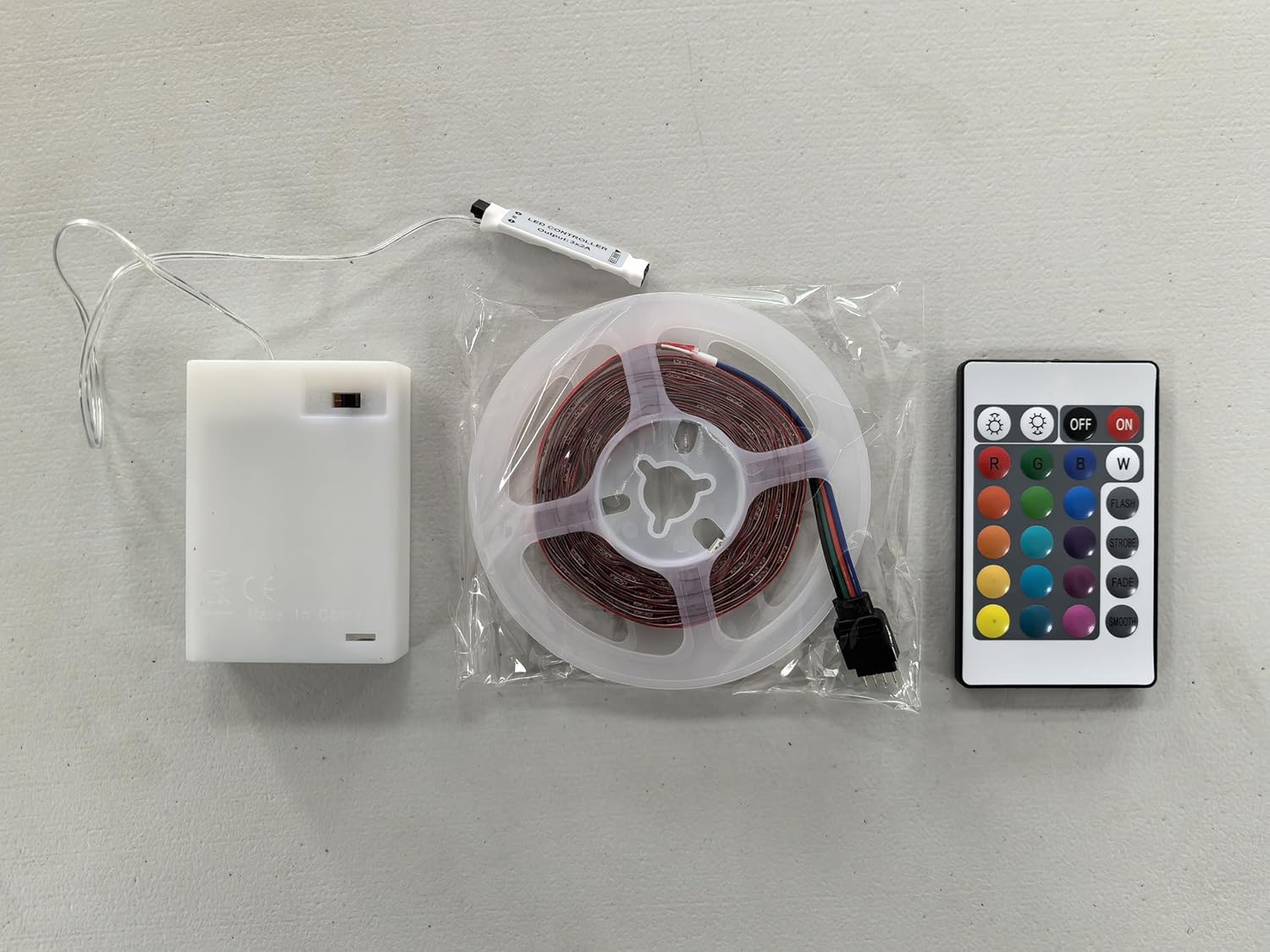 LED_Strip_Lights_Battery_Powered,_24_Keys_Remote_Control_Light_Strip_for_Parties,_DIY_Indoor_Decoration,_6.56ft/2m