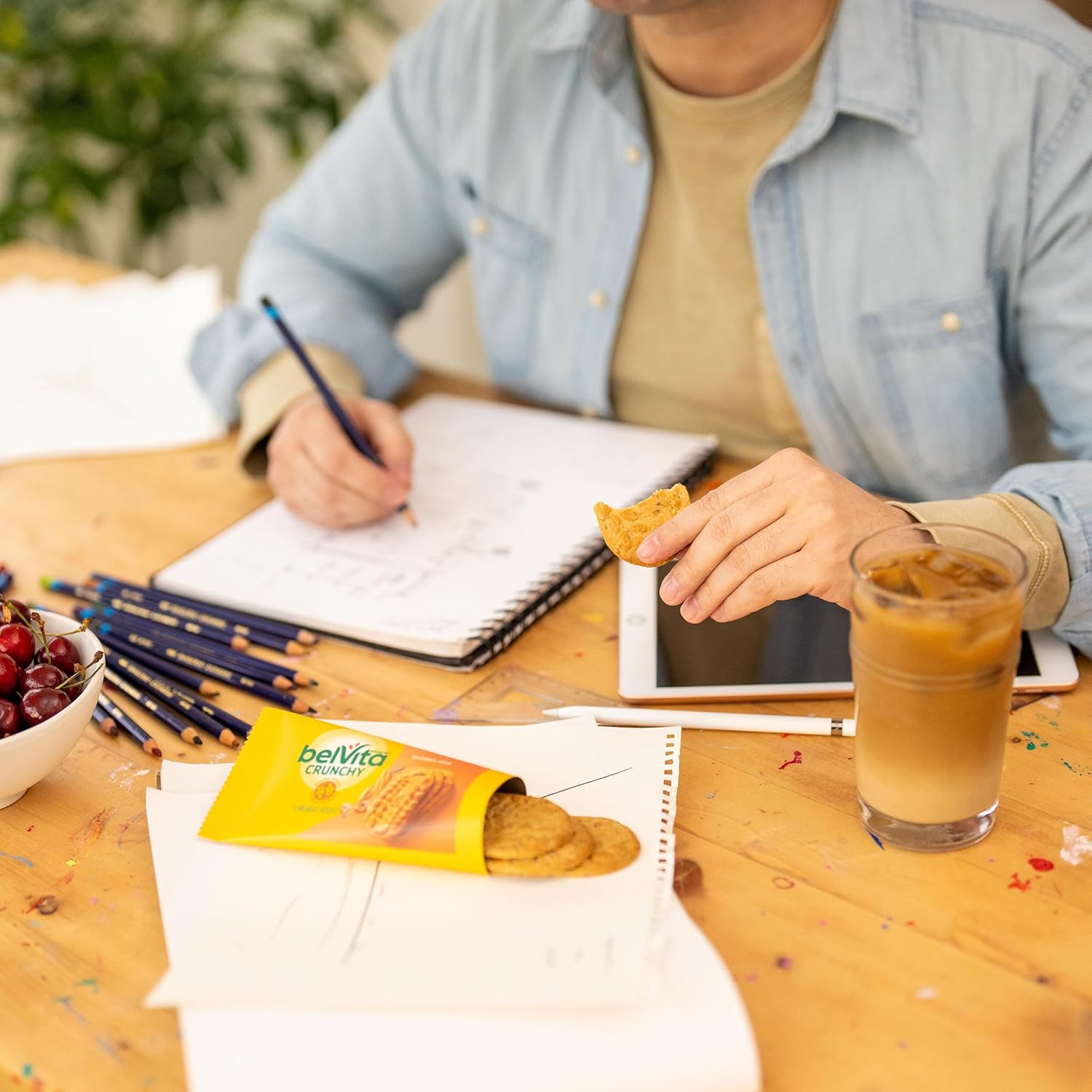 belVita_Breakfast_Bars_Biscuits,_Golden_Oat,_Value_Pack,_12_Packs_(4_Biscuits_Per_Pack)