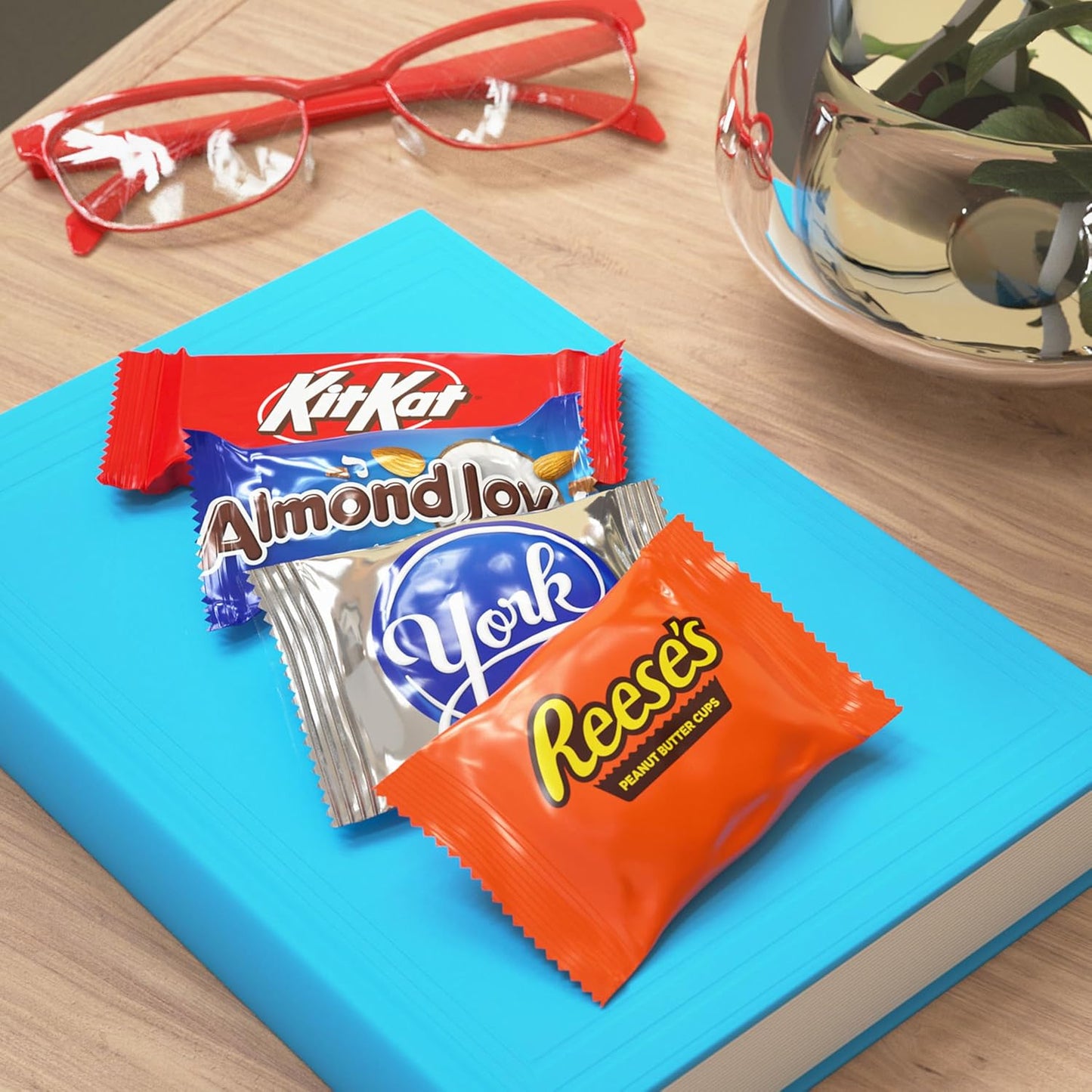 HERSHEY'S_Assorted_Chocolate_Flavored_Candy_Party_Pack,_30.22_oz,_1.96_Pounds