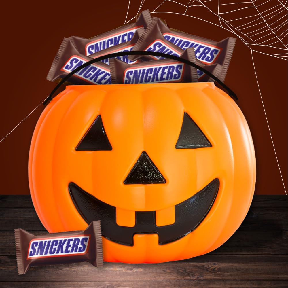 SNICKERS_Original_Chocolate_Candy_Bars,_Fun_Size,_Halloween_Candy,_10.59_oz_Bag