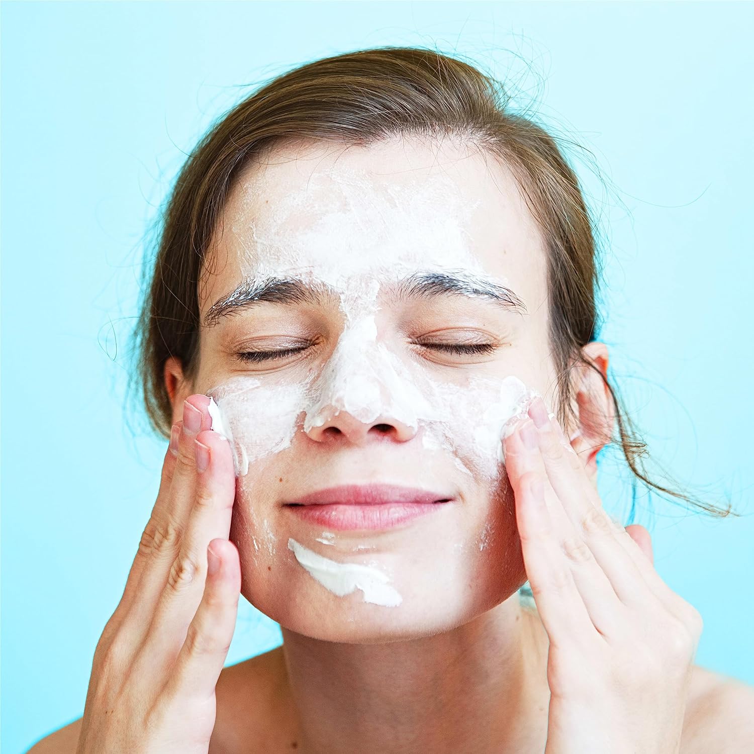 Neutrogena_Oil-Free_Acne_Face_Wash_with_2%_Salicylic_Acid,_Daily_Exfoliating_Scrub_&_Acne_Treatment_for_Oily,_Acne-Prone_Skin,_Clears_Breakouts_&_Blackheads,_4.2_fl._oz