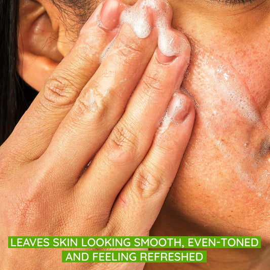 Aveeno_Positively_Radiant_Skin_Brightening_Exfoliating_Daily_Facial_Scrub,_Gentle_with_Moisture-Rich_Soy_Extract,_Helps_Improve_Skin_Tone_&_Texture,_Oil-_&_Soap-Free,_Hypoallergenic,_5_oz