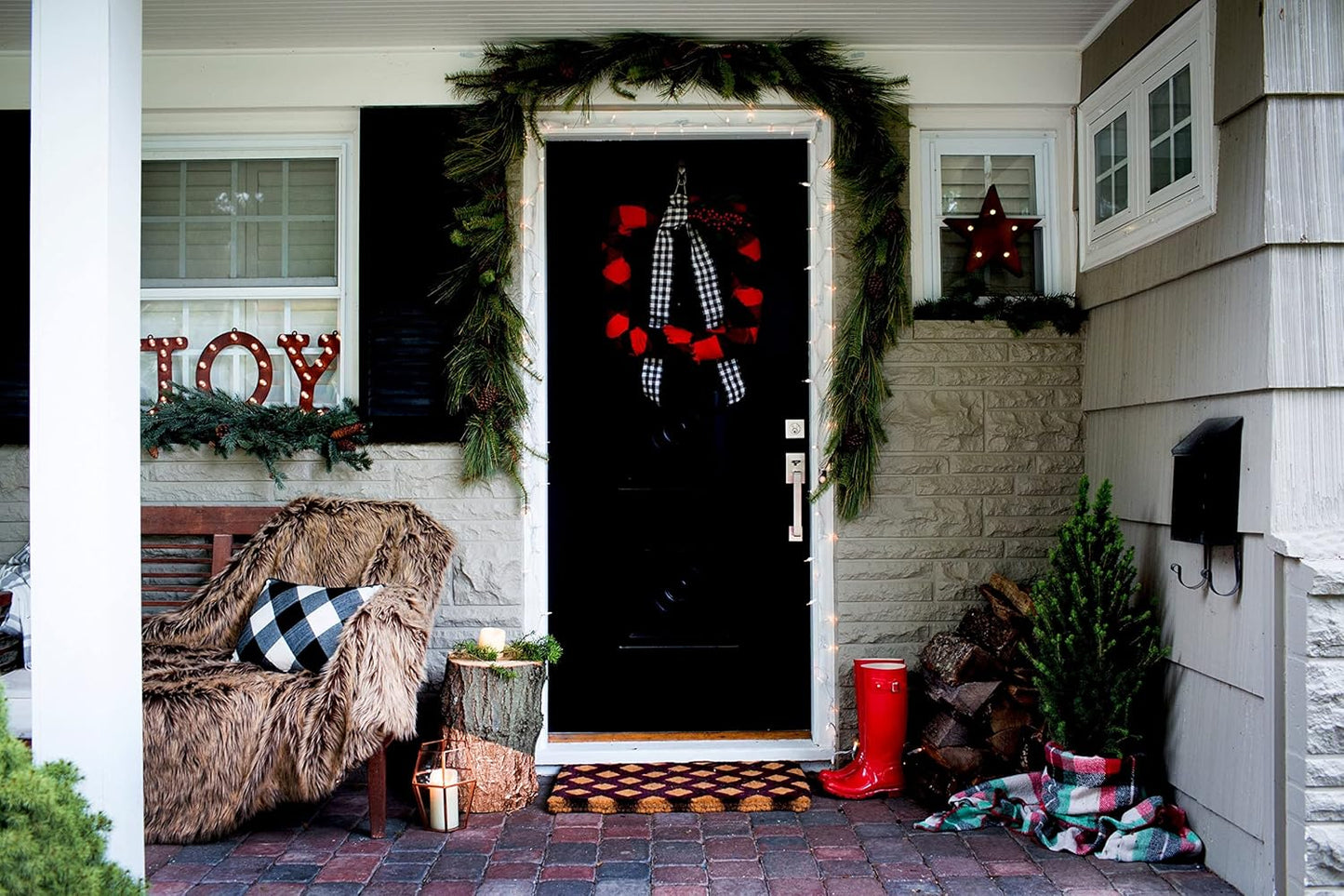 Command_Outdoor_Refill_Strips,_4-Medium,_2-Large_Strips,_Re-Hang_Outdoor_Hooks