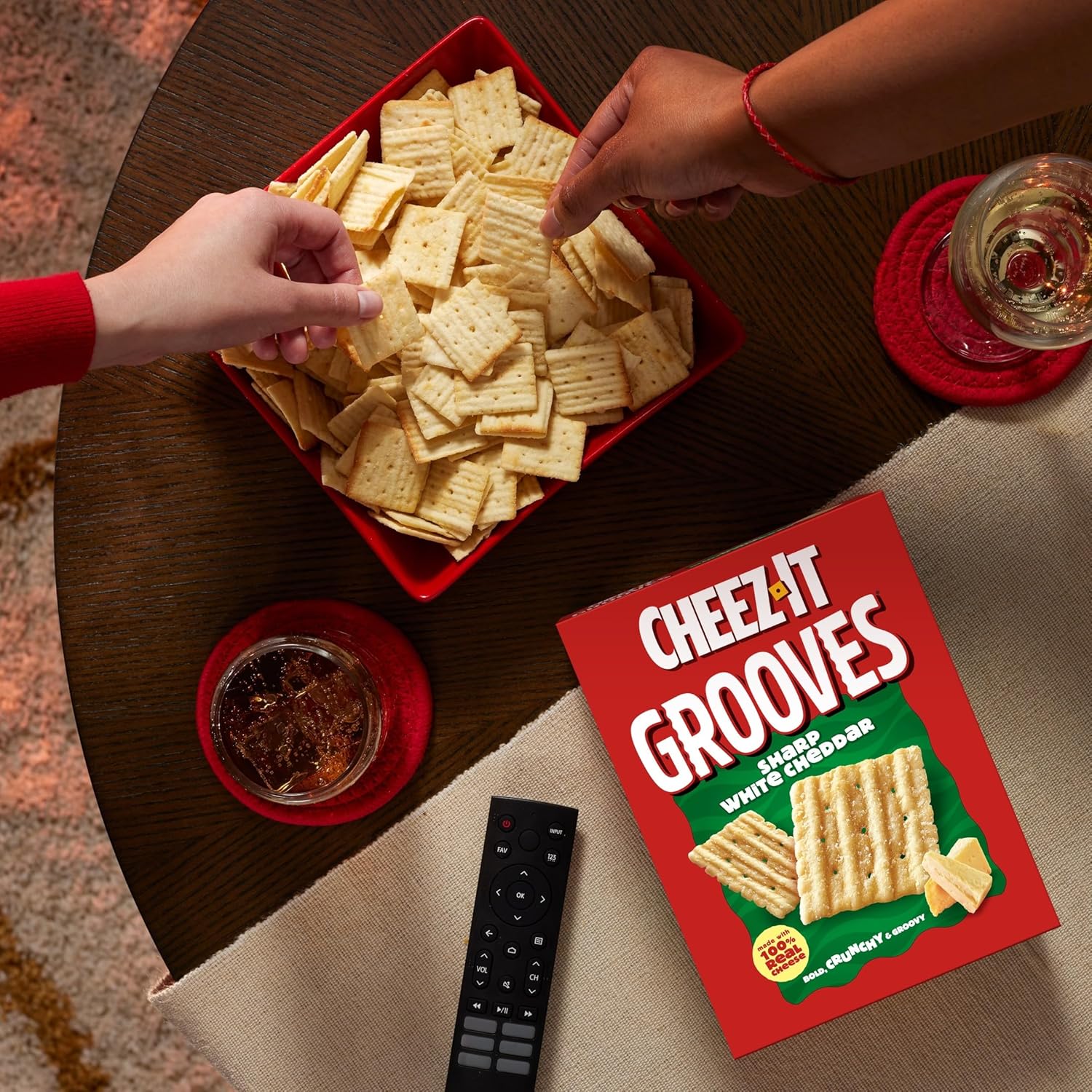 Cheez-It_Grooves_Crunchy_Cheese_Crackers,_Snack_Crackers,_Lunch_Snacks,_Family_Size,_Sharp_White_Cheddar,_17oz_Box_(1_Box)