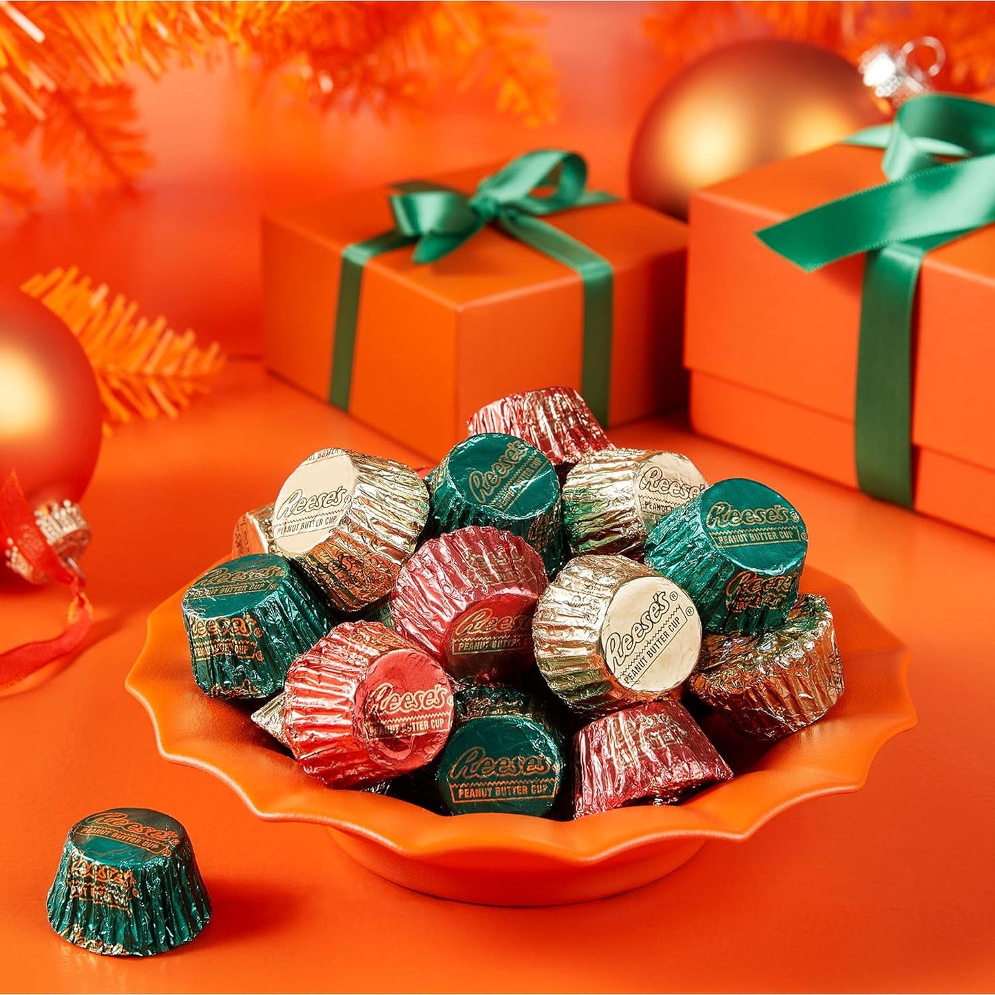 REESE'S_Miniatures_Milk_Chocolate_Peanut_Butter_Cups,_Christmas_Candy_Bag,_17.1_oz