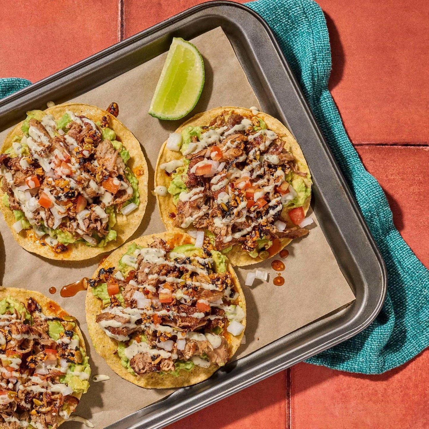 Cholula_Cremosa_Sauce,_Cilantro_Lime,_Mild_Heat,_Creamy_Squeezable_Topping_for_Tacos,_Enchiladas,_Soup,_Tostadas,_Eggs_and_More,_8_fl_oz