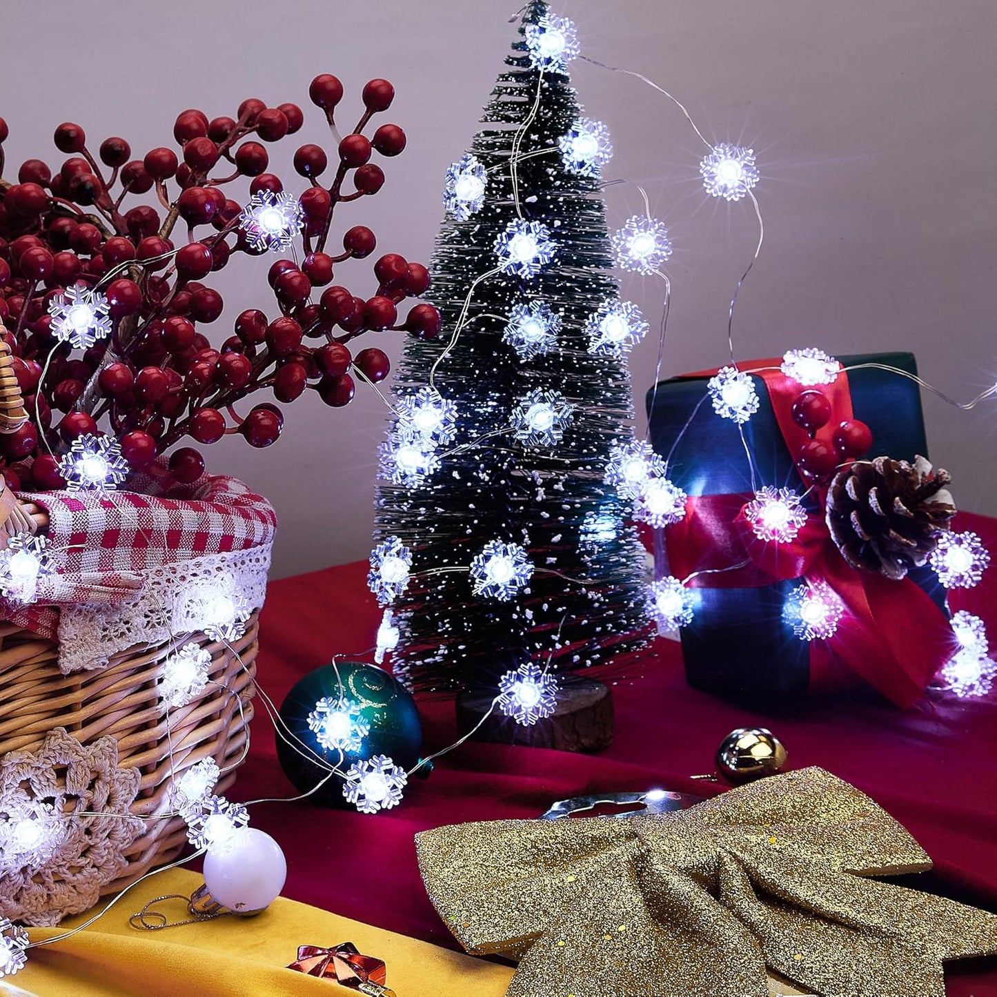 BlcTec_Christmas_Snowflake_String_Lights_40_LED_12.8FT_Battery_Operated_Snowflake_Fairy_Lights_with_Timer_for_Bedroom_Patio_Party_Wall_Indoor_Outdoor_Christmas_Decorations,_Cool_White