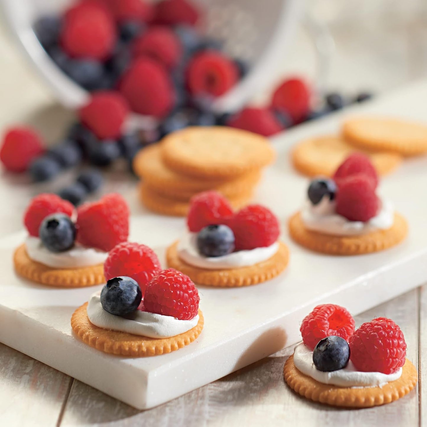 RITZ_Fresh_Stacks_Original_Crackers,_Party_Size,_23.7_oz_(16_Stacks)_Snack_Vitamin