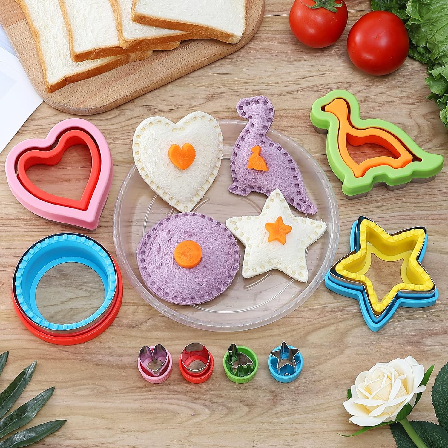 Sandwich_Cutter_and_Sealer,_Bread_Sandwich_Decruster_Maker_Fruit_Vegetable_Cookie_Cutters_for_Bento_Box,_Heart,_Star,_Dinosaur,_Circle_Shapes_Sandwich_and_Cookie_Cutters.
