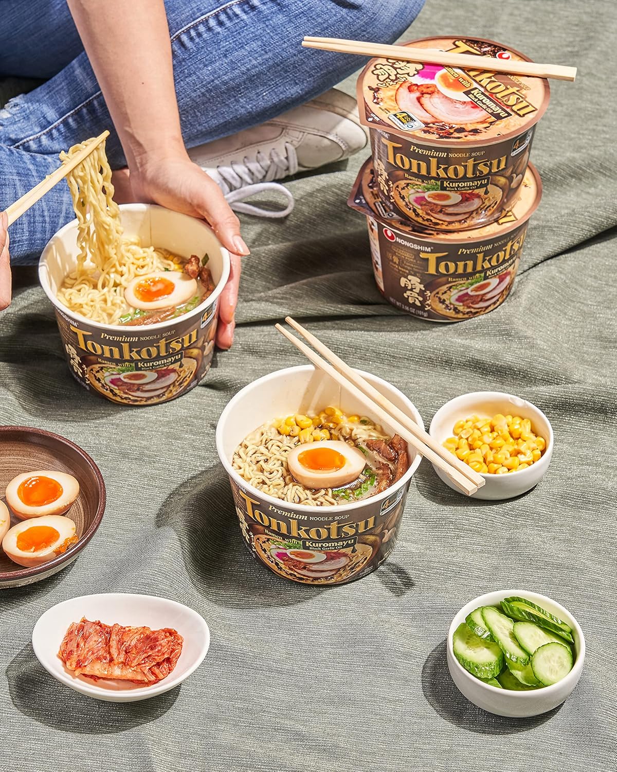 Nongshim_Tonkotsu_Ramen_with_Kuromayu_Noodle_Big_Bowl,_3.56_Ounce_(Pack_Of_6)