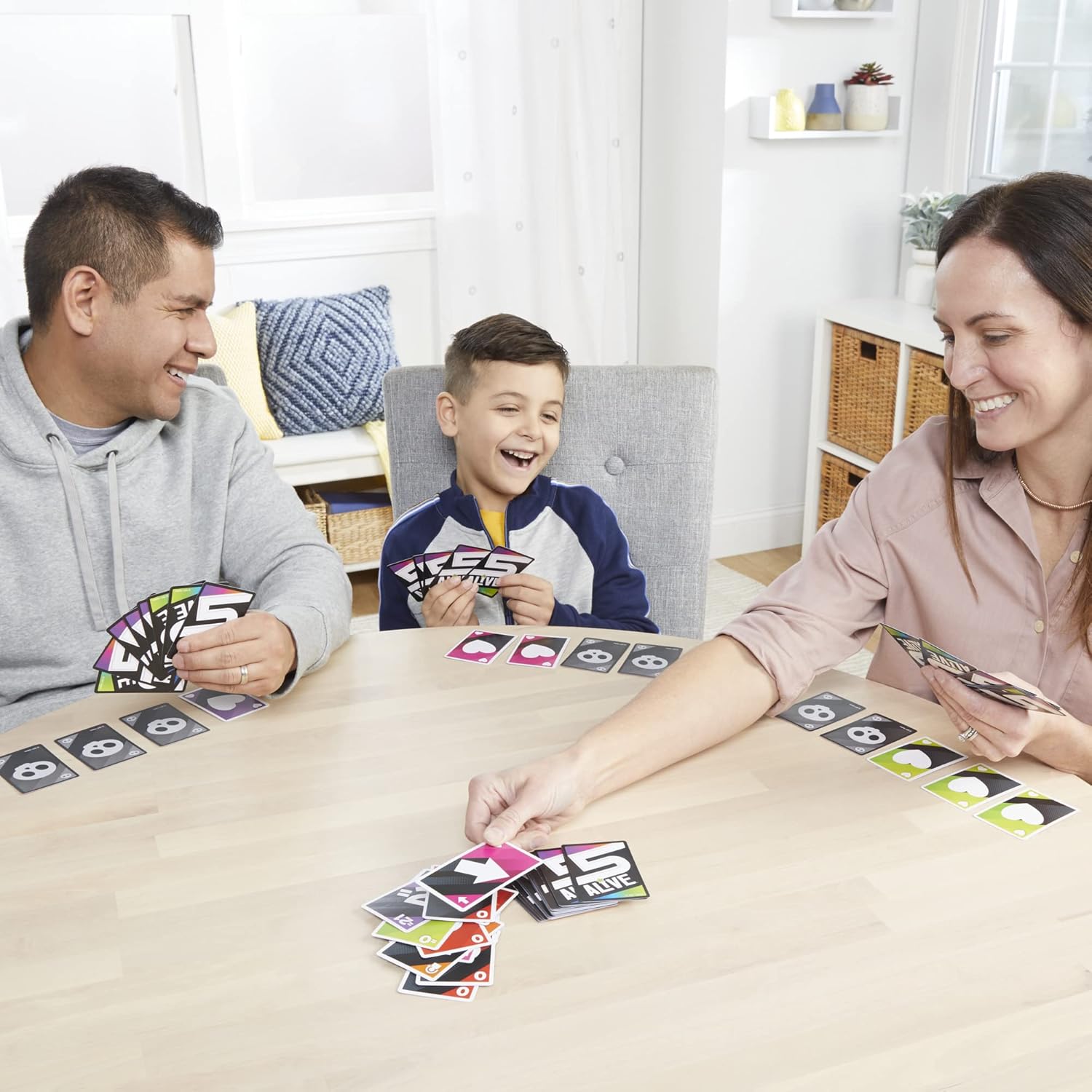 5_Alive_Card_Game,_Fast-Paced_Game_for_Families,_Easy_to_Learn,_Fun_Family_Game_for_Ages_8_and_Up,_Card_Game_for_2_to_6_Players