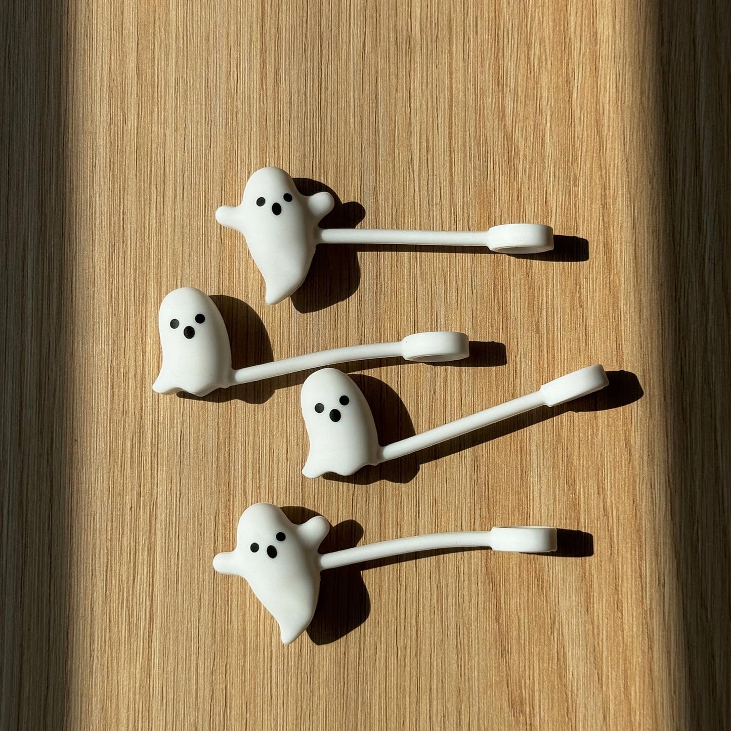Cute_Ghost_Straw_Covers_Cap_Compatible_with_Stanley_Cup_30_40_oz,_4PCS_Silicone_Reusable_Drinking_Straw_Topper_Including_2_styles,_Funny_Tumbler_Accessories_Perfect_Halloween_Decorations