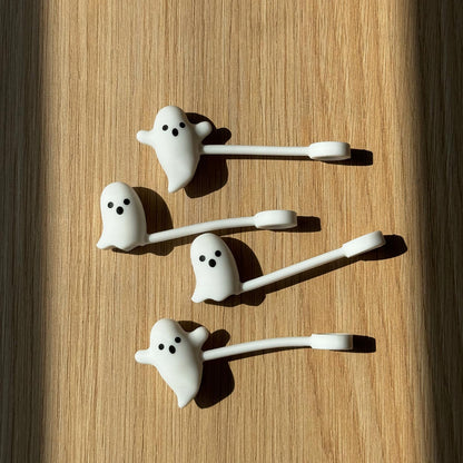 Cute_Ghost_Straw_Covers_Cap_Compatible_with_Stanley_Cup_30_40_oz,_4PCS_Silicone_Reusable_Drinking_Straw_Topper_Including_2_styles,_Funny_Tumbler_Accessories_Perfect_Halloween_Decorations